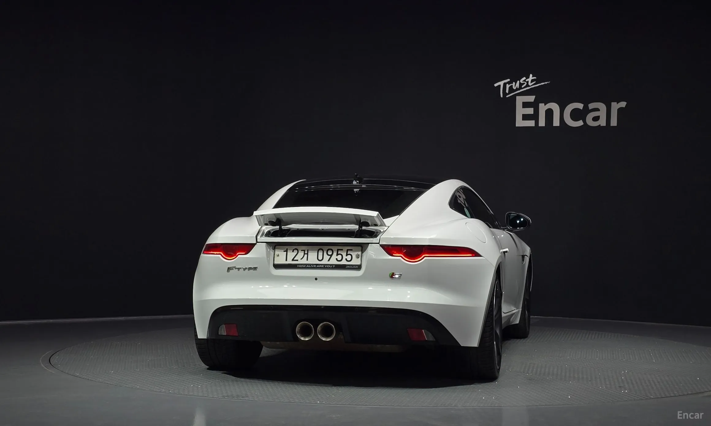 Jaguar F-TYPE превью 4
