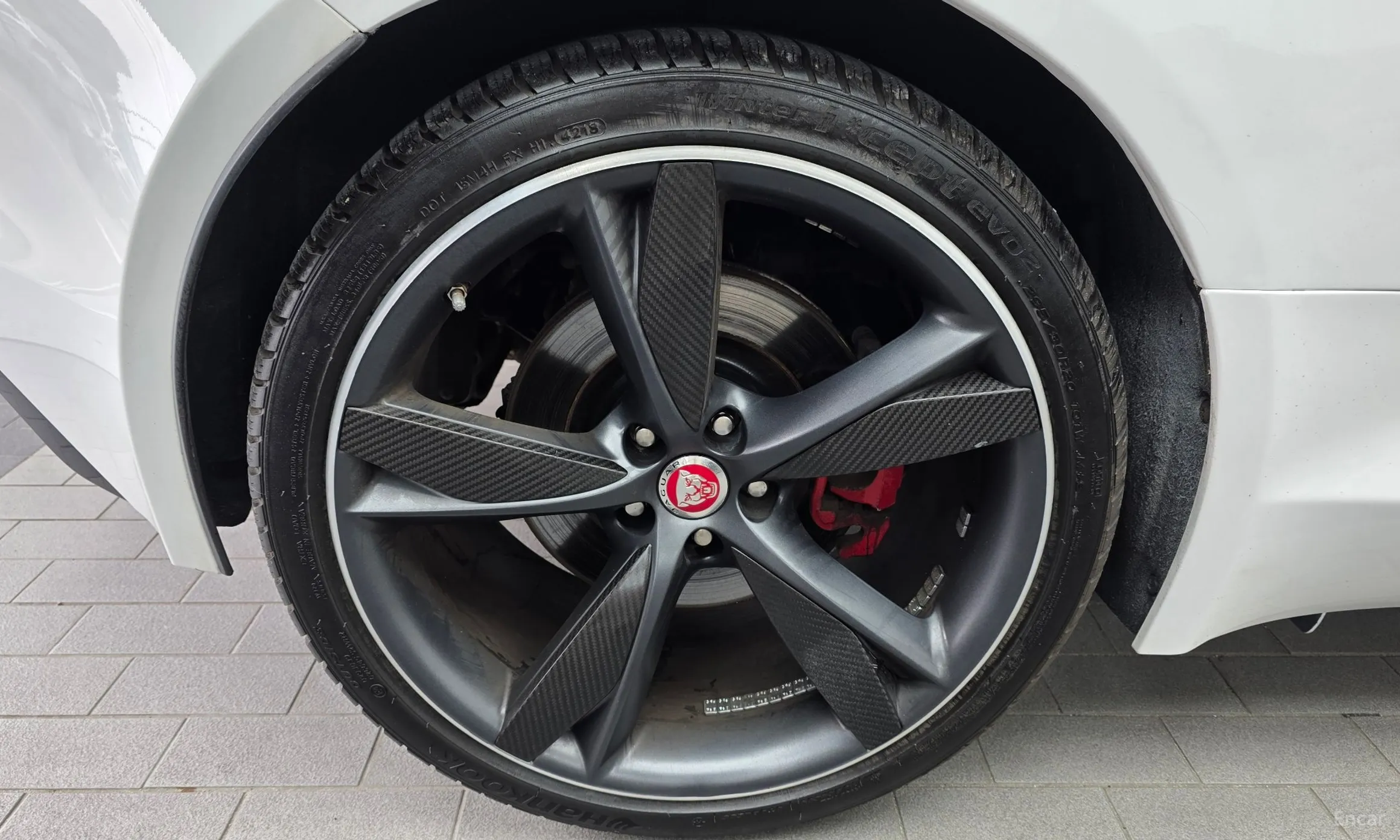 Jaguar F-TYPE превью 5