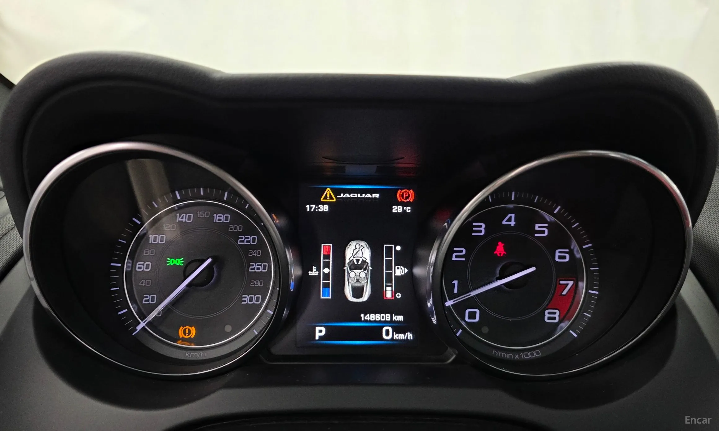 Jaguar F-TYPE превью 8