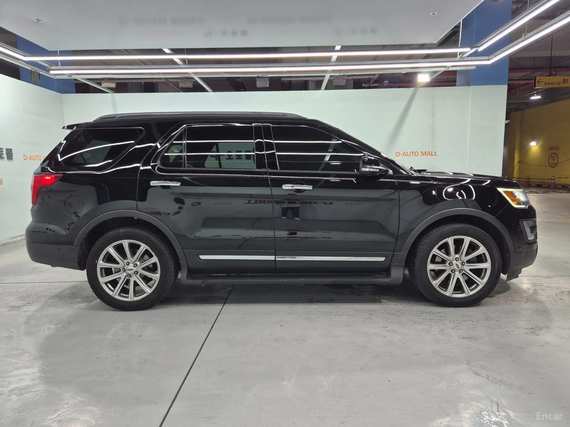 Ford Explorer превью 4