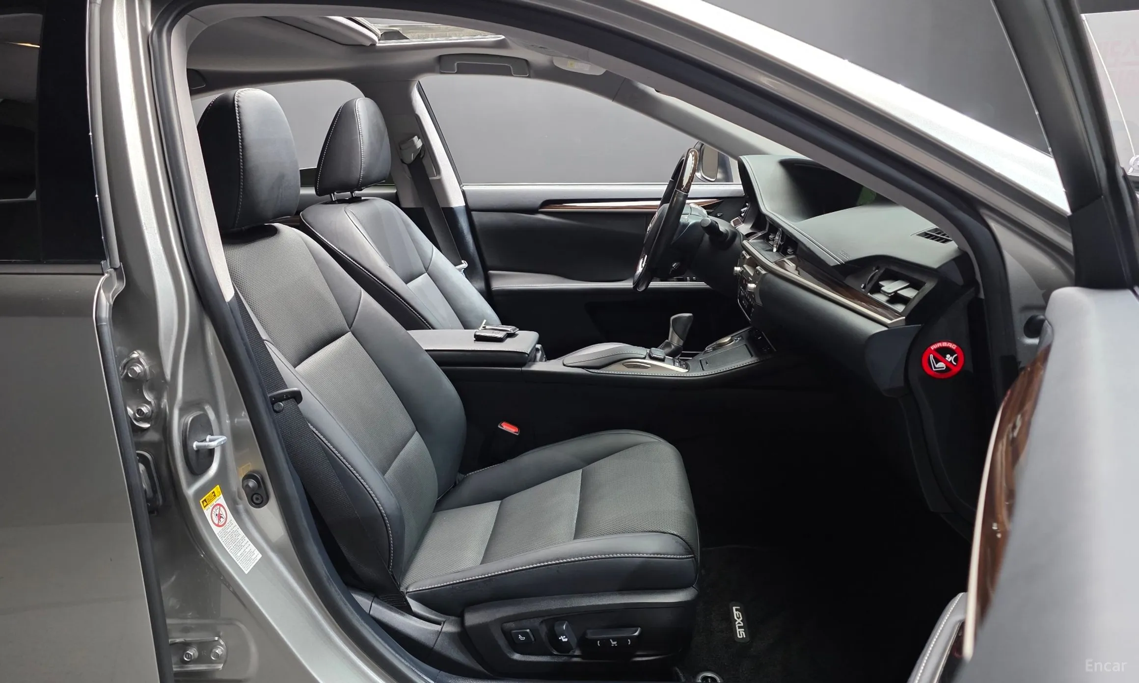 Lexus New ES300h превью 11