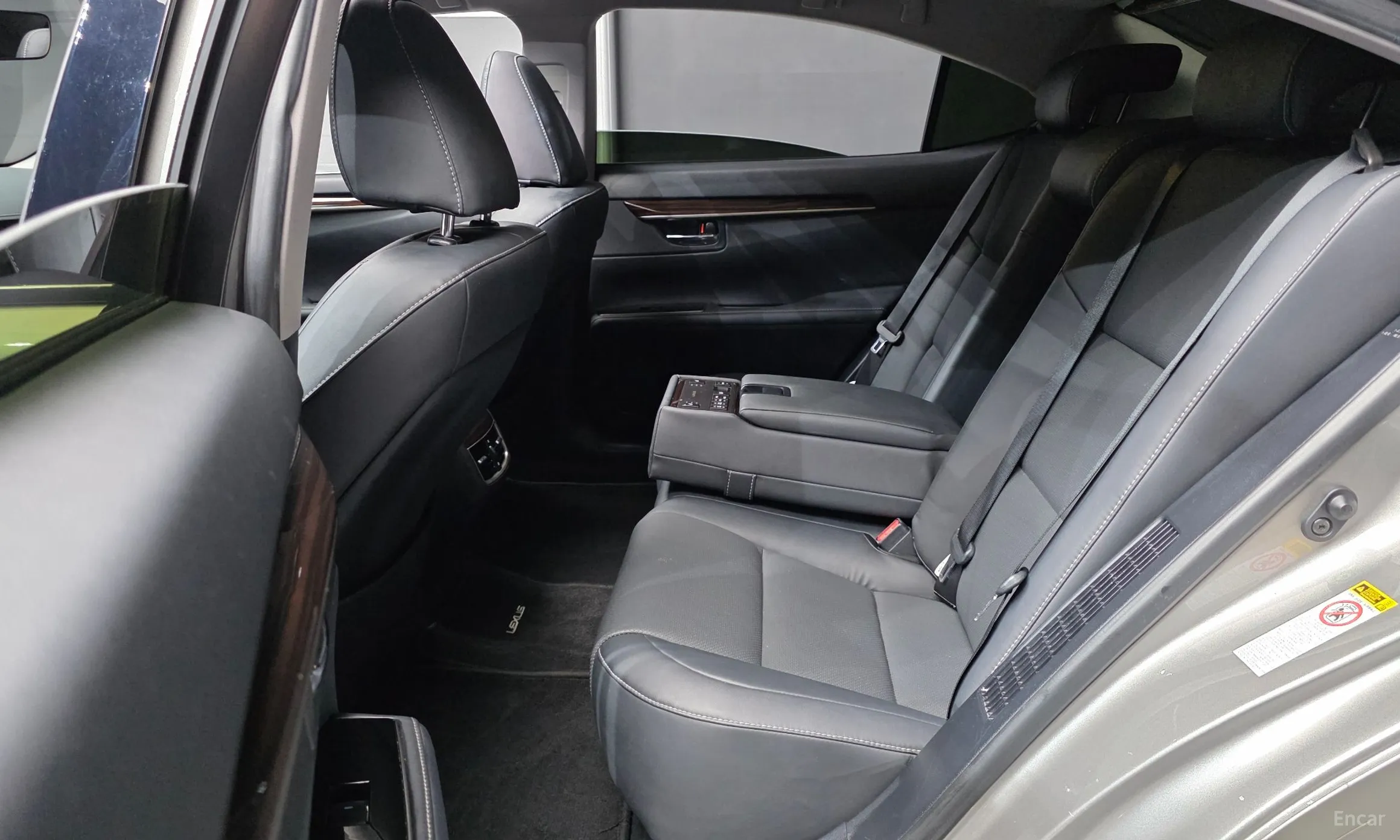 Lexus New ES300h превью 12