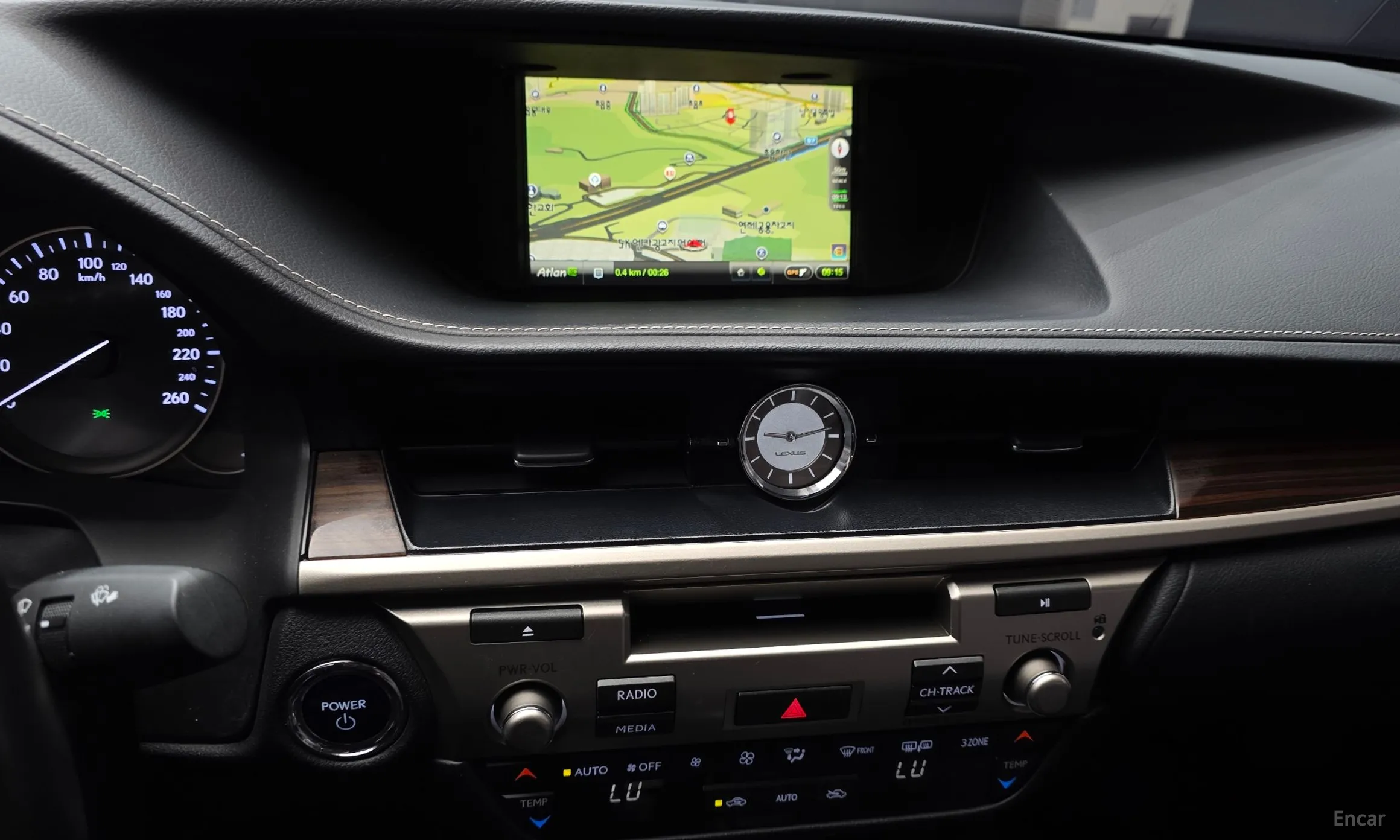 Lexus New ES300h превью 14