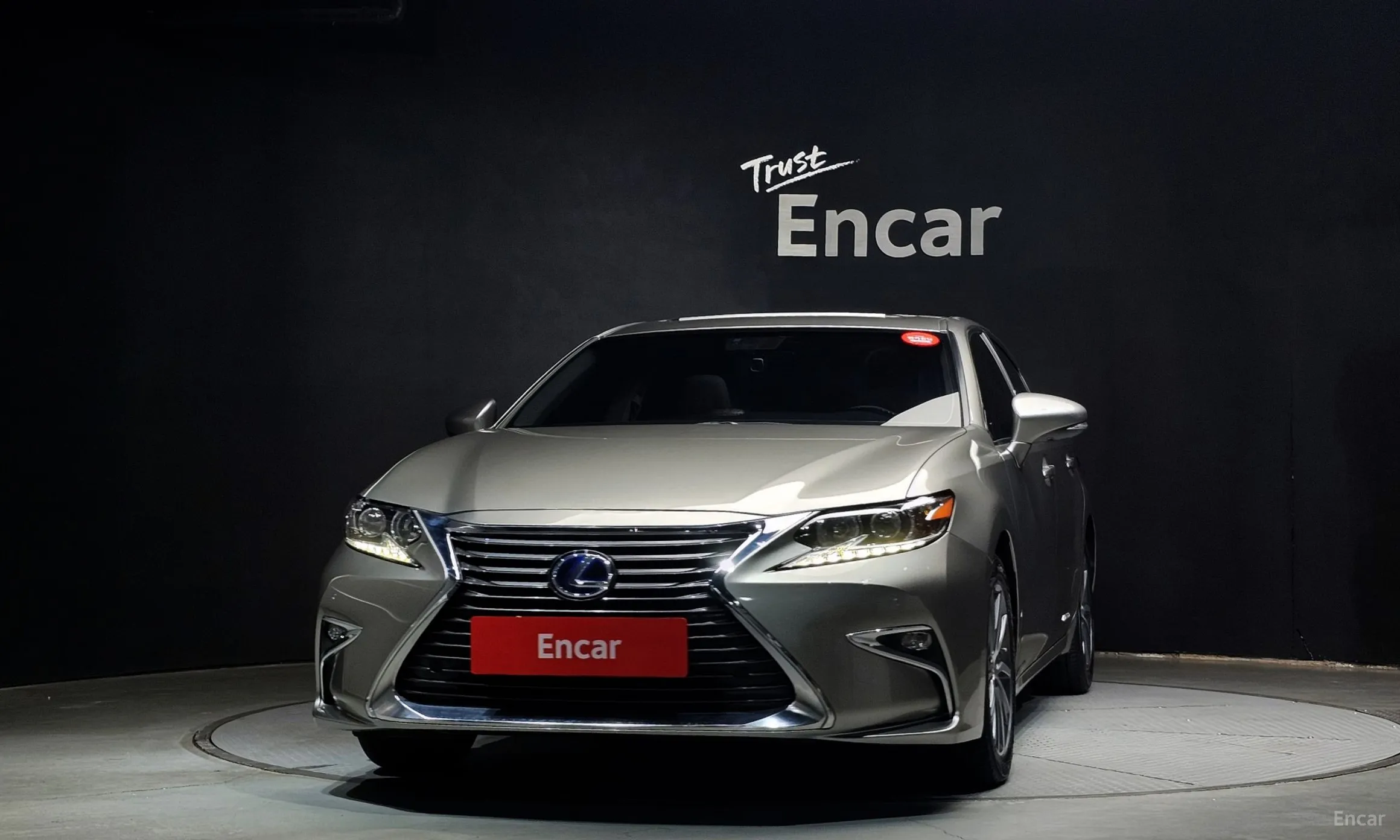 Lexus New ES300h превью 3