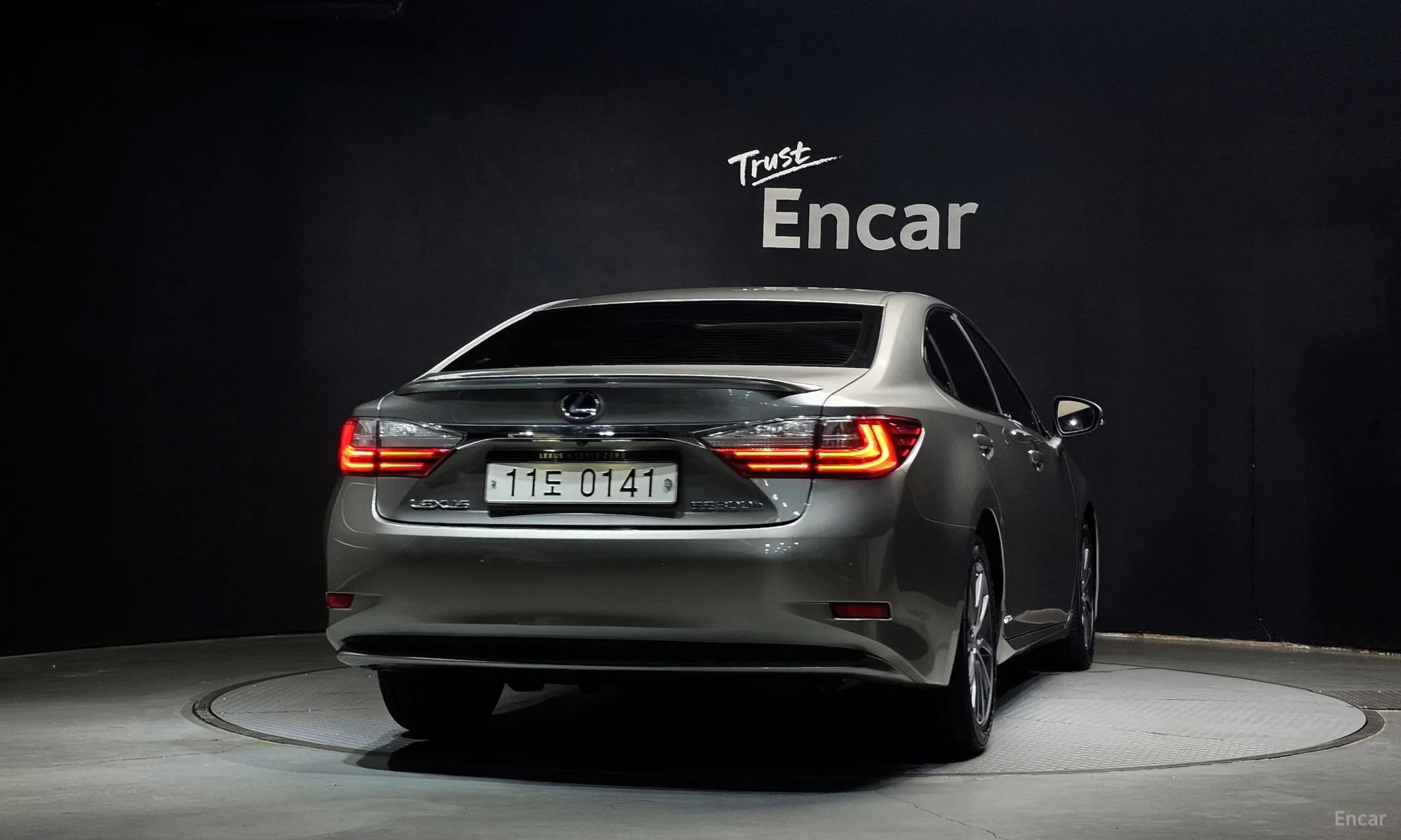 Lexus New ES300h превью 4