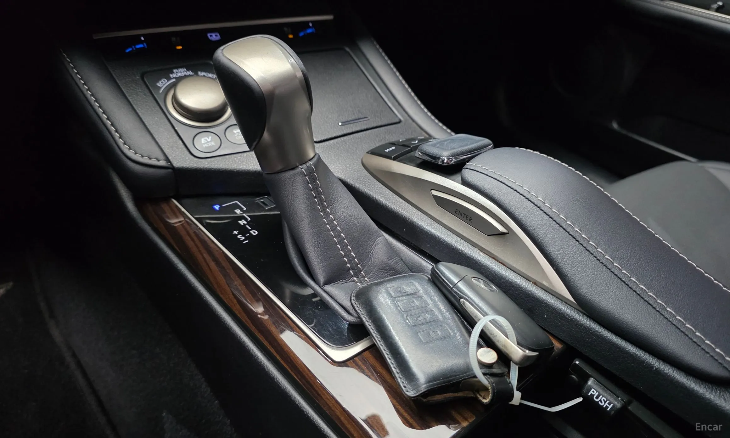 Lexus New ES300h превью 9