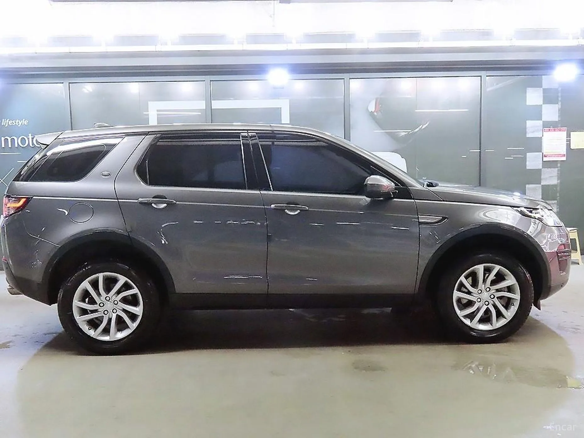 Land Rover Discovery Sports превью 13