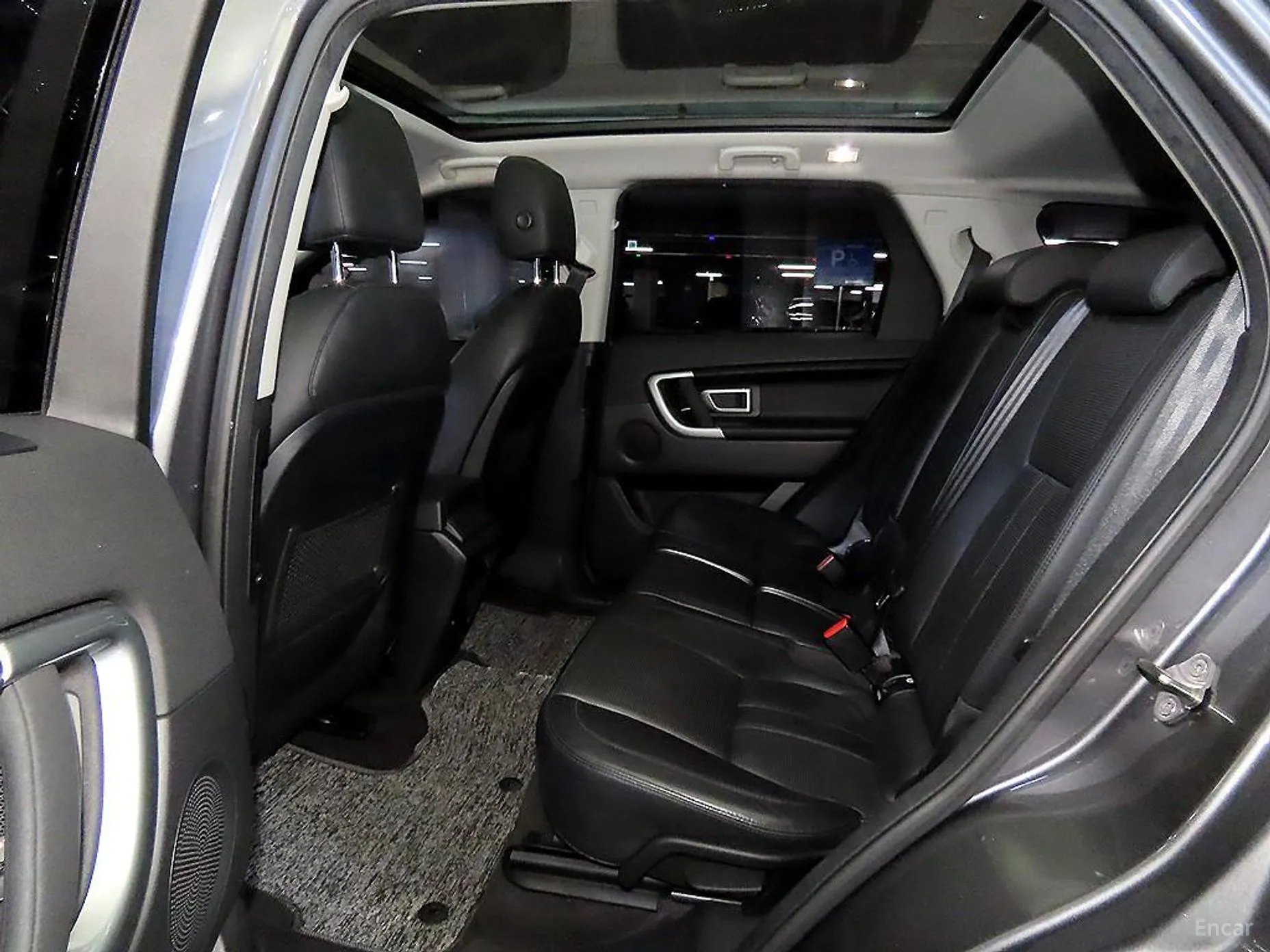Land Rover Discovery Sports превью 17