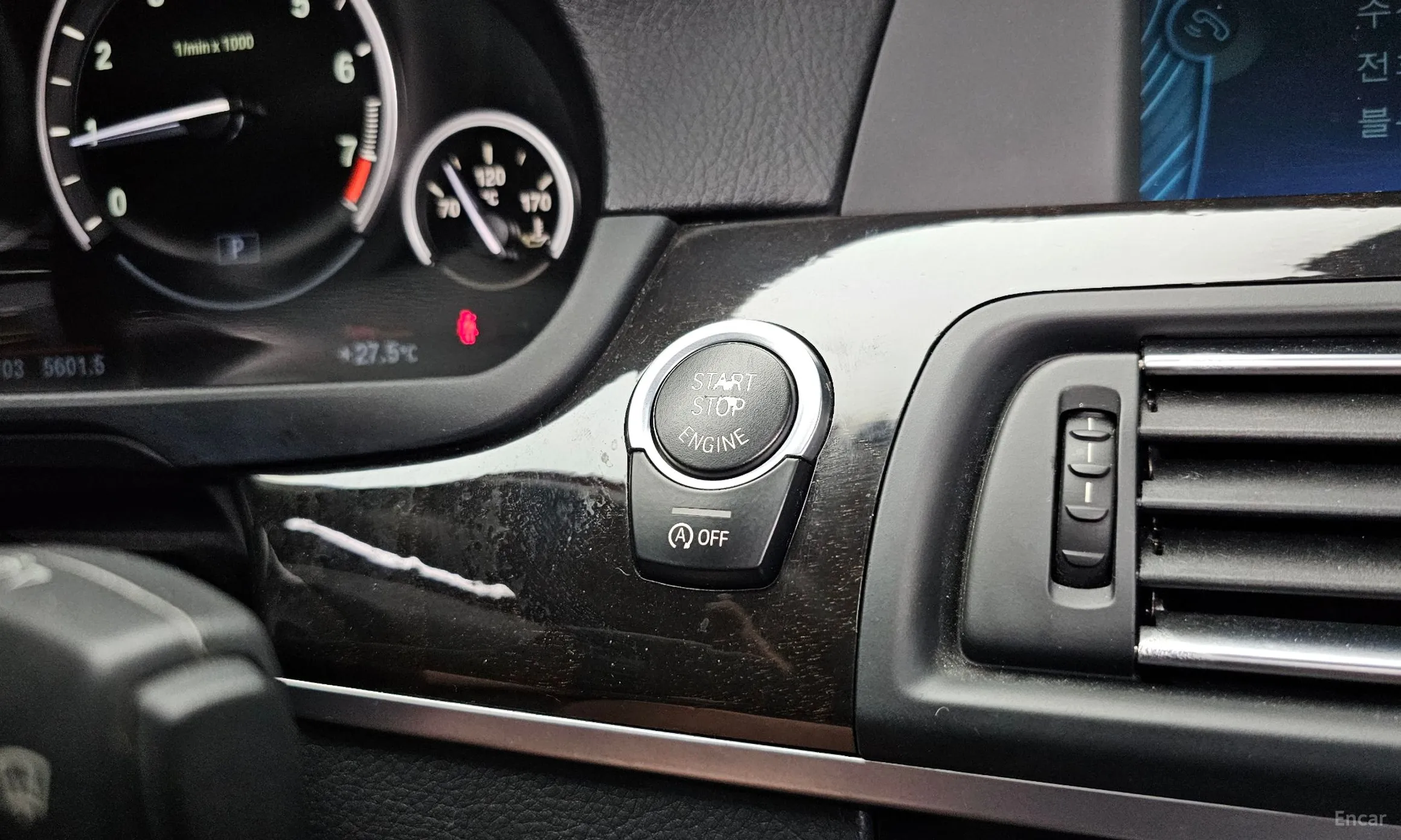 BMW 5 Series (F10) превью 20