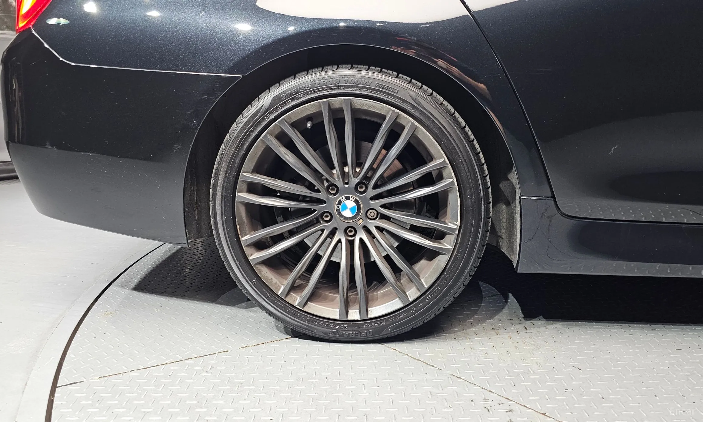 BMW 5 Series (F10) превью 5