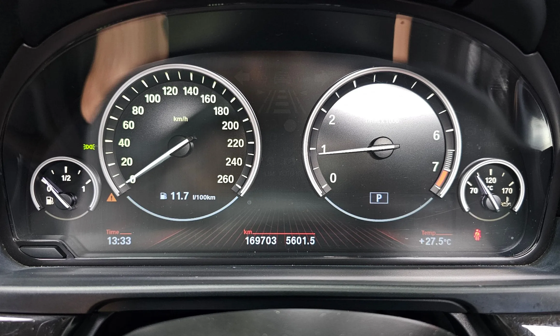 BMW 5 Series (F10) превью 8