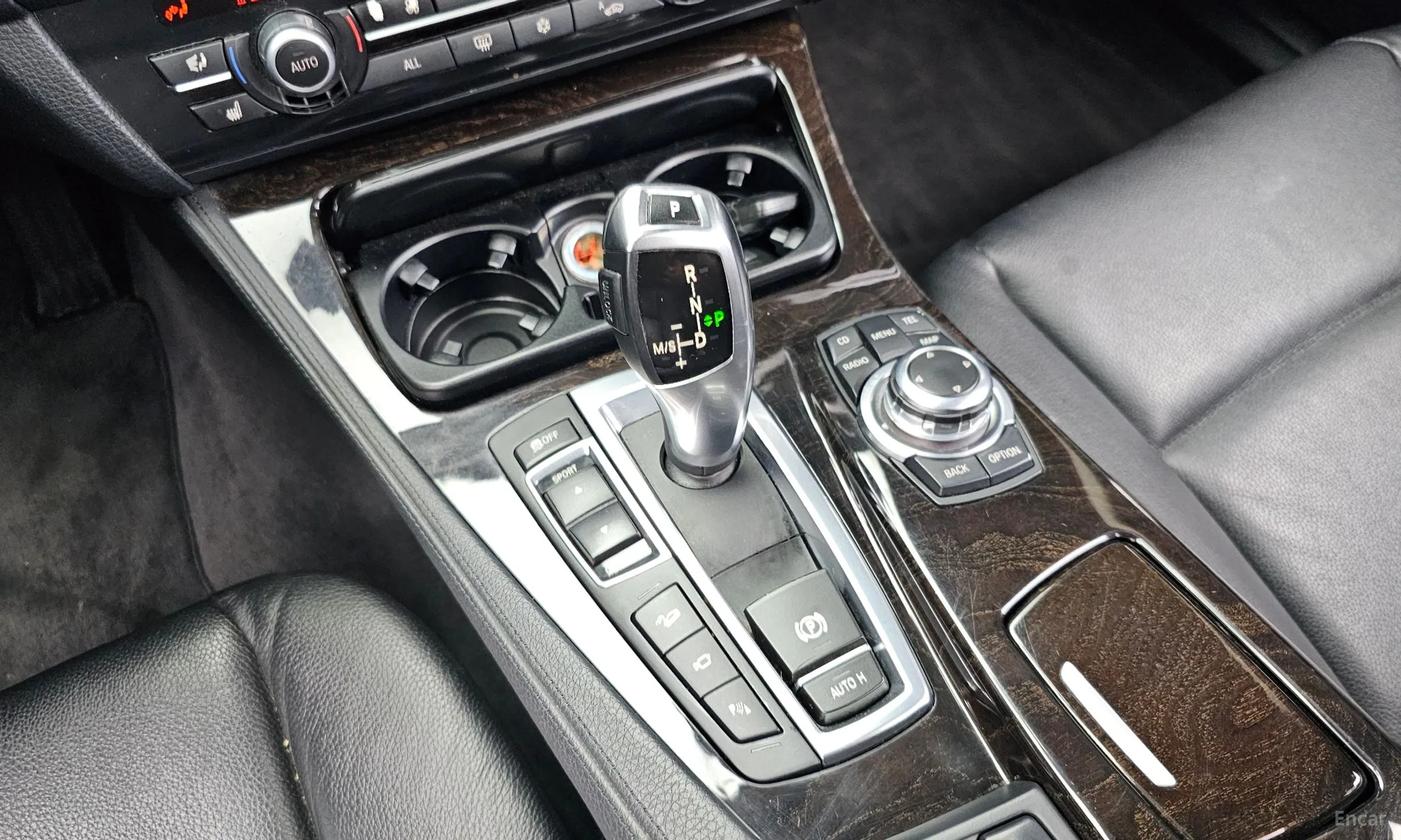 BMW 5 Series (F10) превью 9