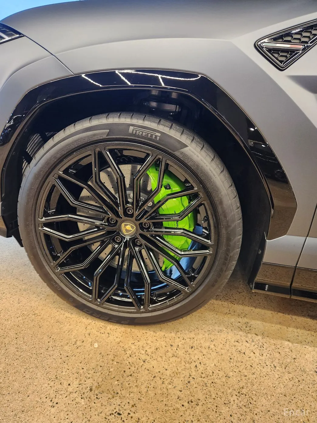 Lamborghini Urus превью 5
