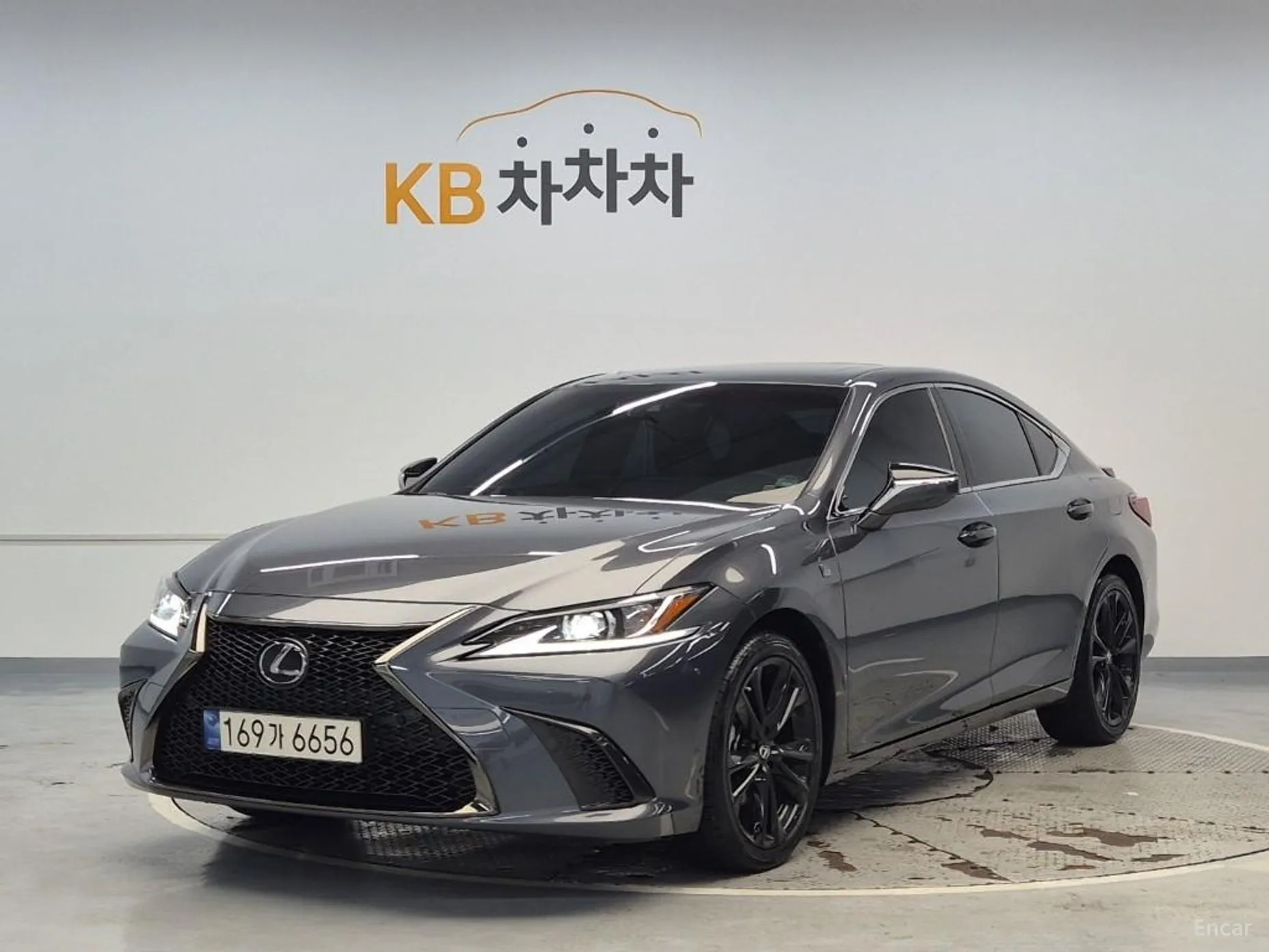 Lexus ES300h 7th Generation