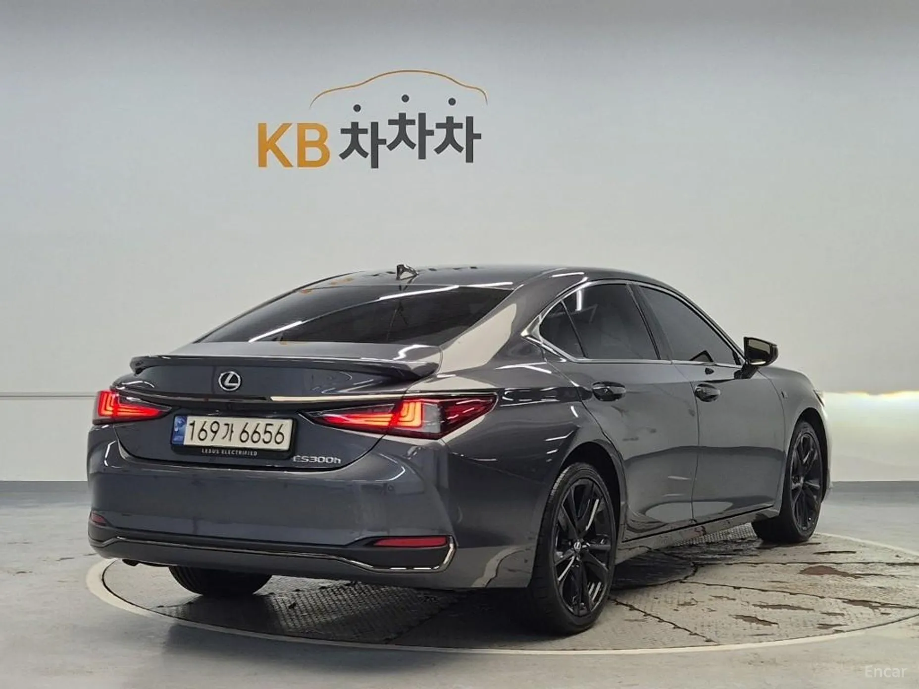 Lexus ES300h 7th Generation превью 3
