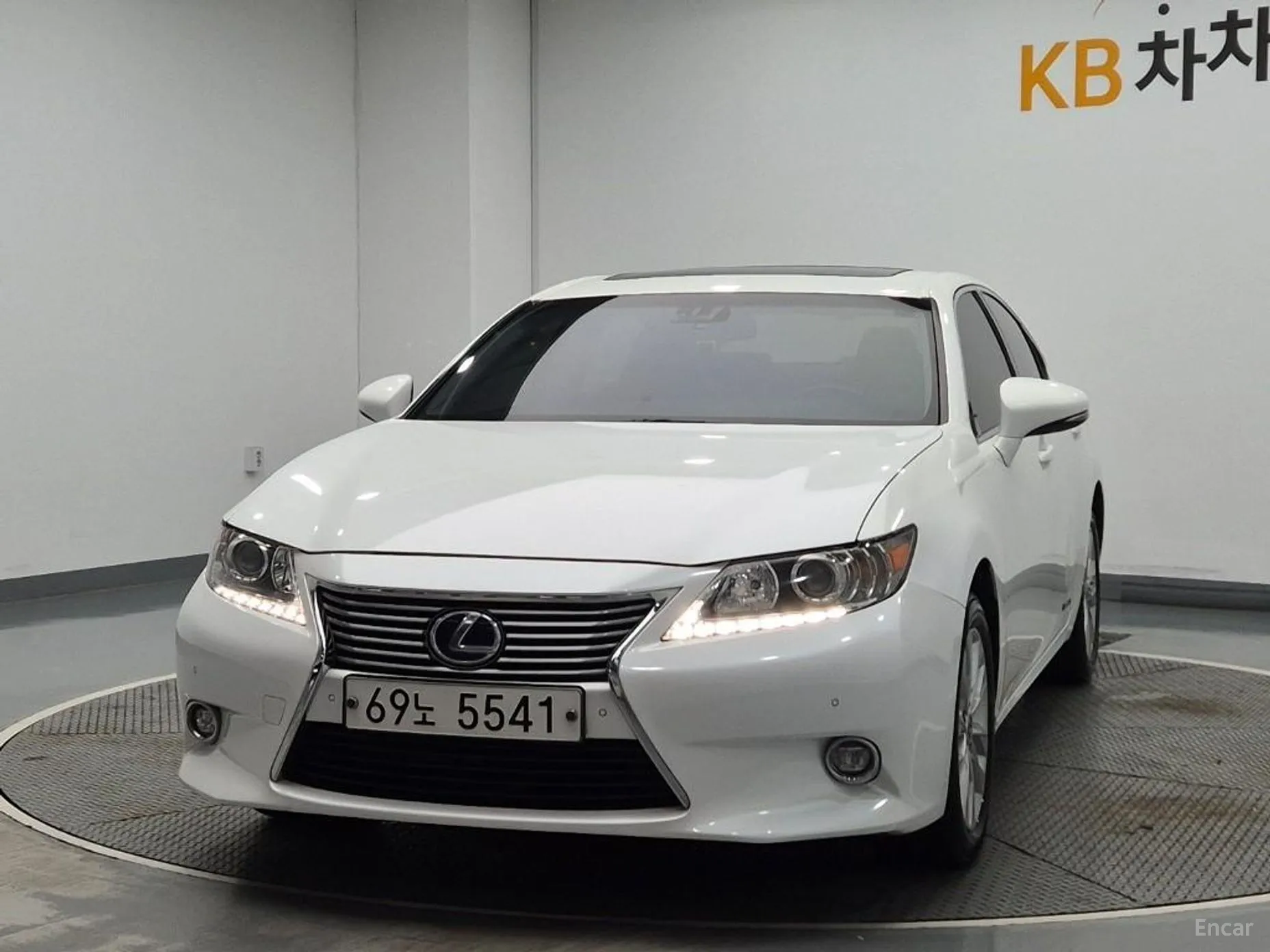 Lexus New ES300h