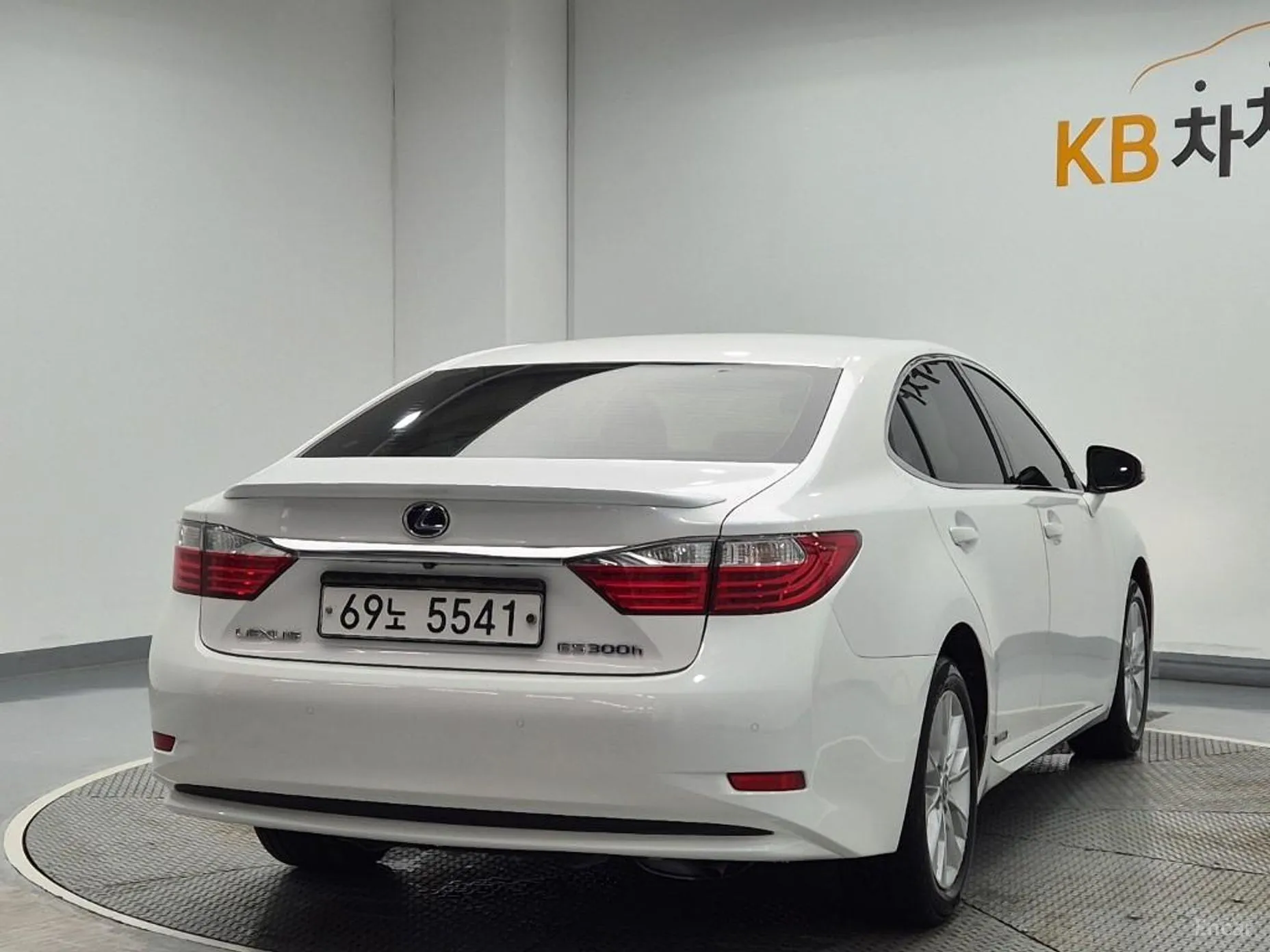 Lexus New ES300h превью 3