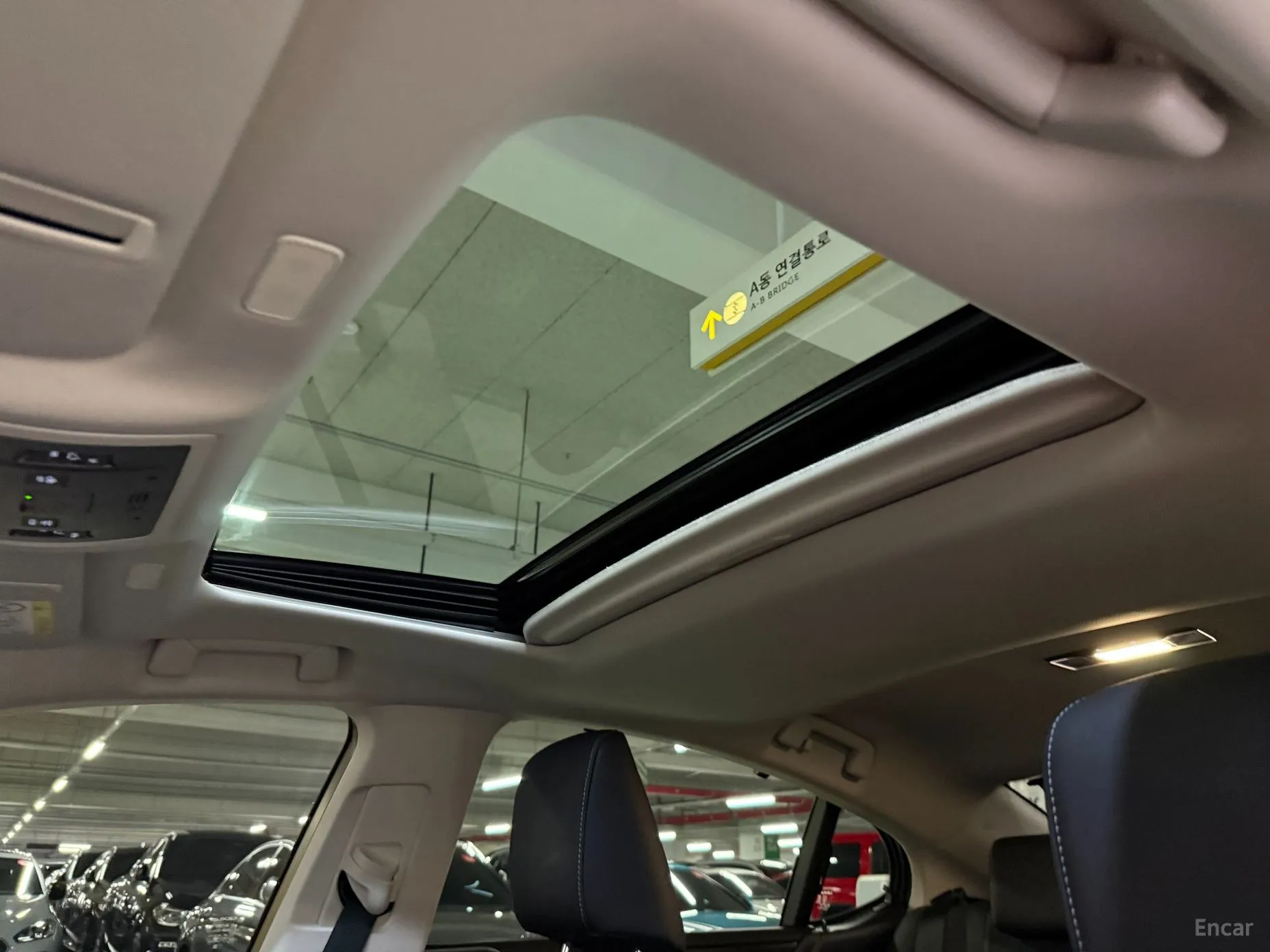 Lexus ES300h 7th Generation превью 12