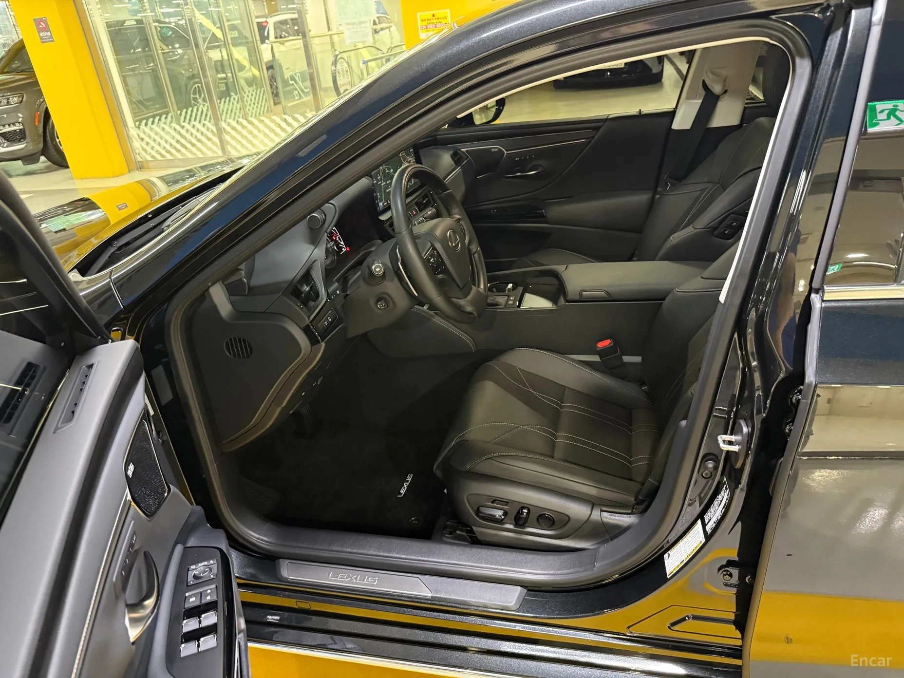 Lexus ES300h 7th Generation превью 7