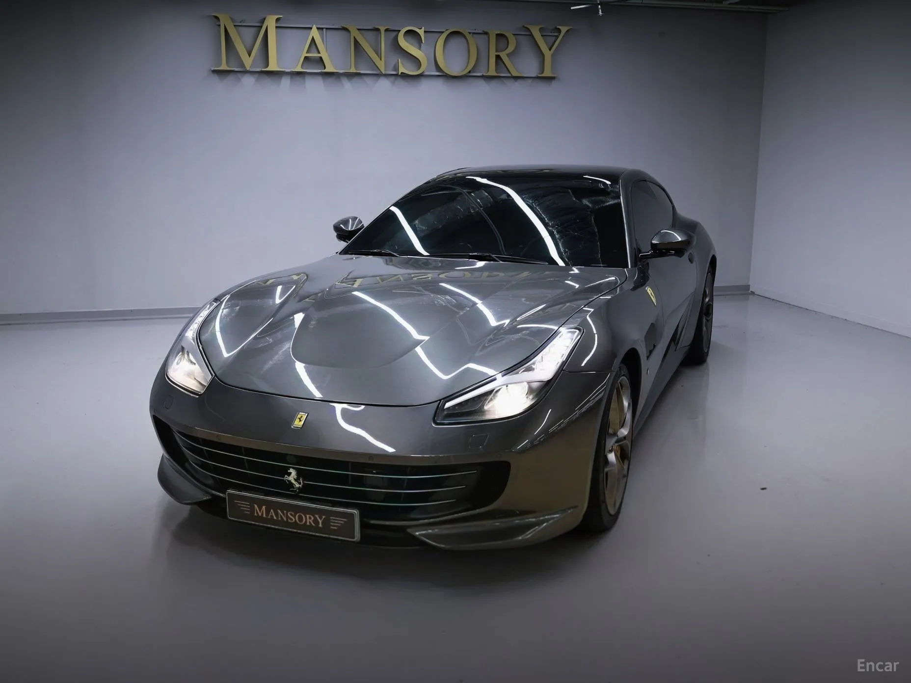 Ferrari GTC4 Rousseau