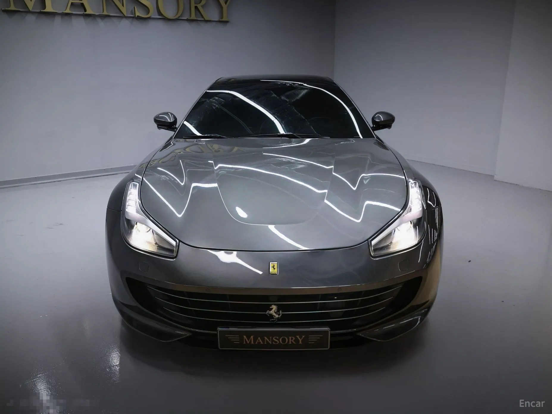 Ferrari GTC4 Rousseau превью 3