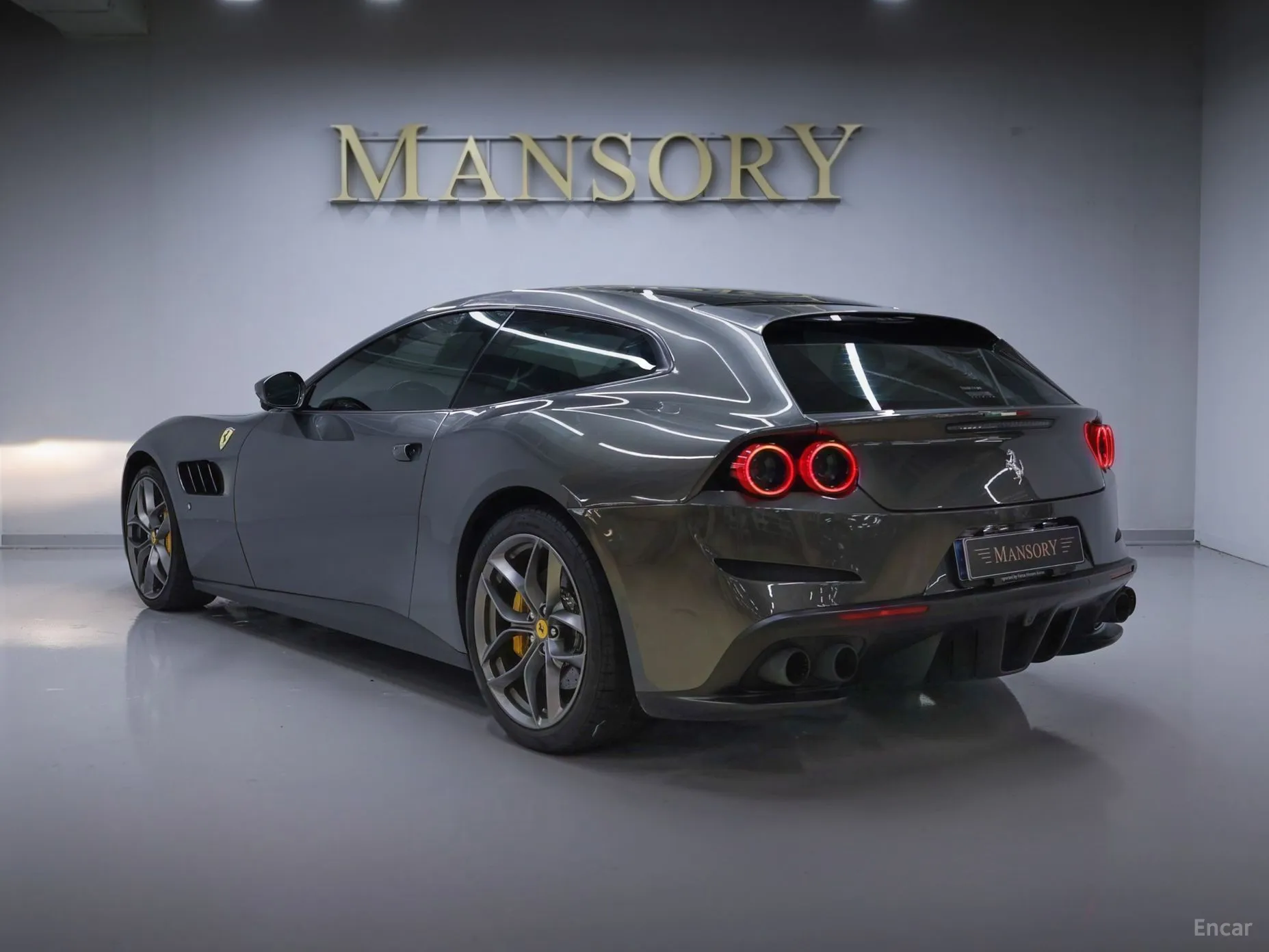 Ferrari GTC4 Rousseau превью 4