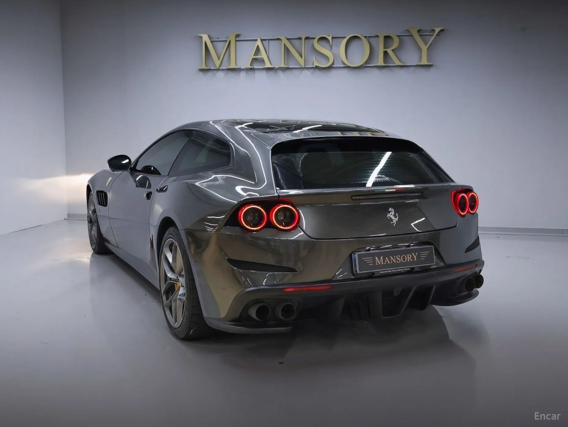 Ferrari GTC4 Rousseau превью 5