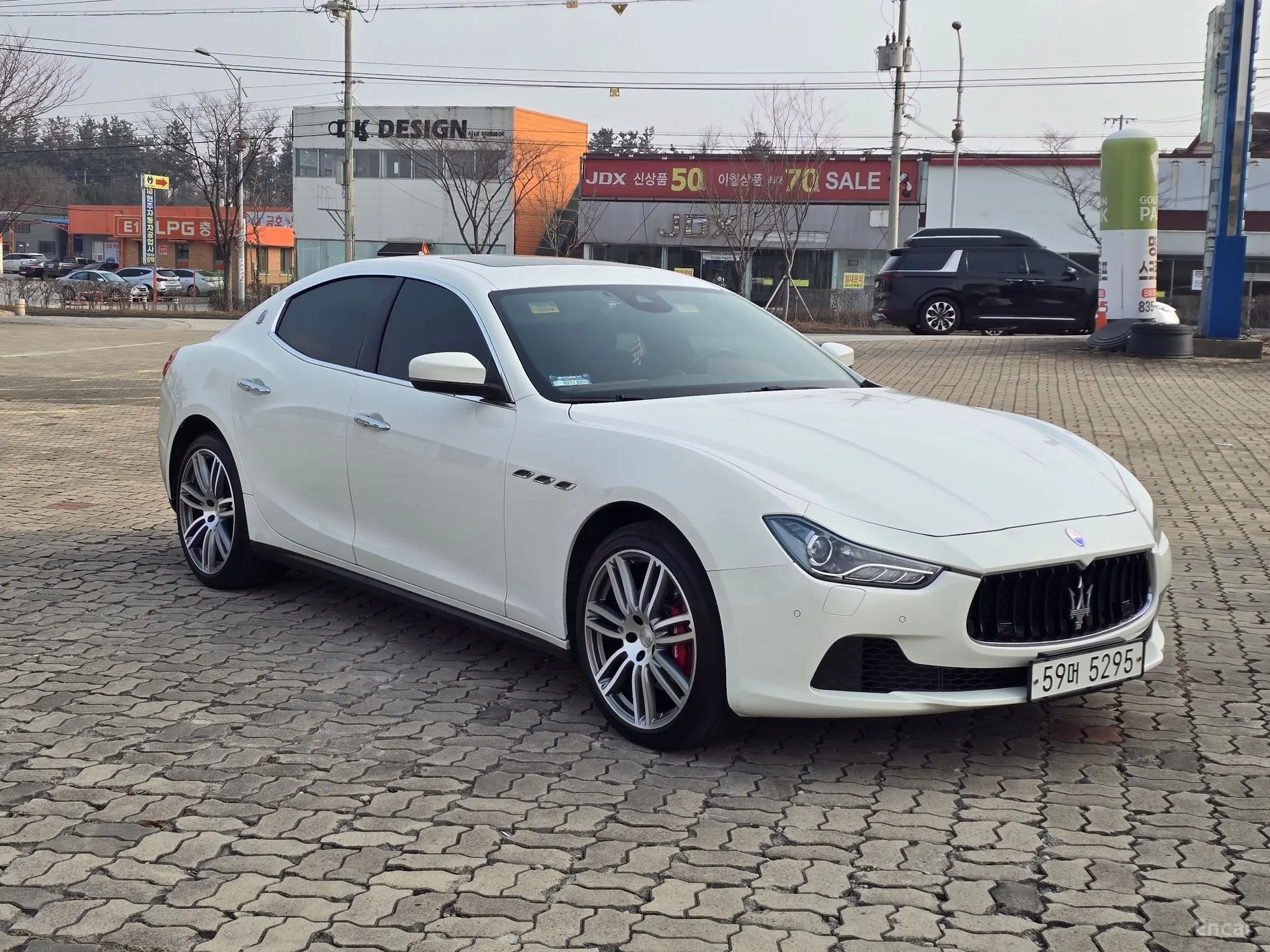 Maserati Ghibli превью 3