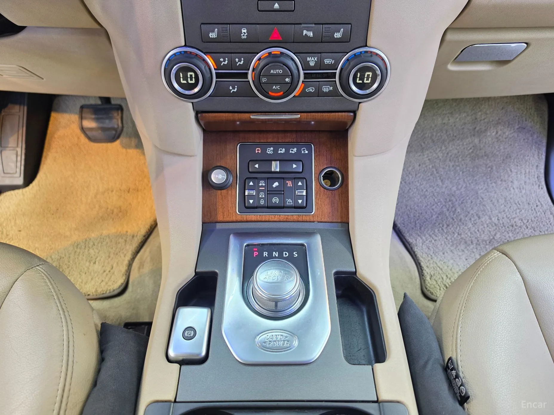 Land Rover Discovery 4 превью 10