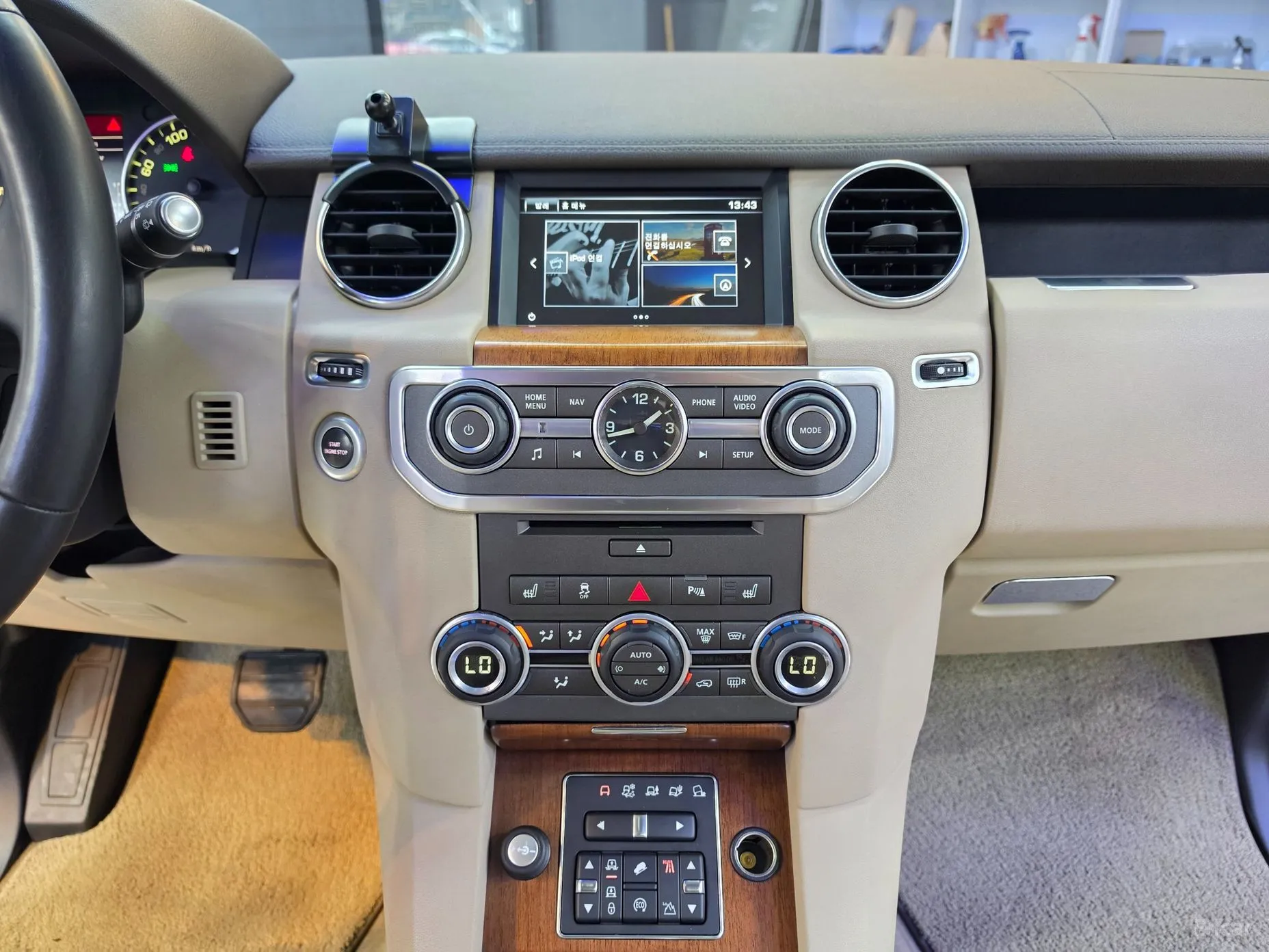 Land Rover Discovery 4 превью 11