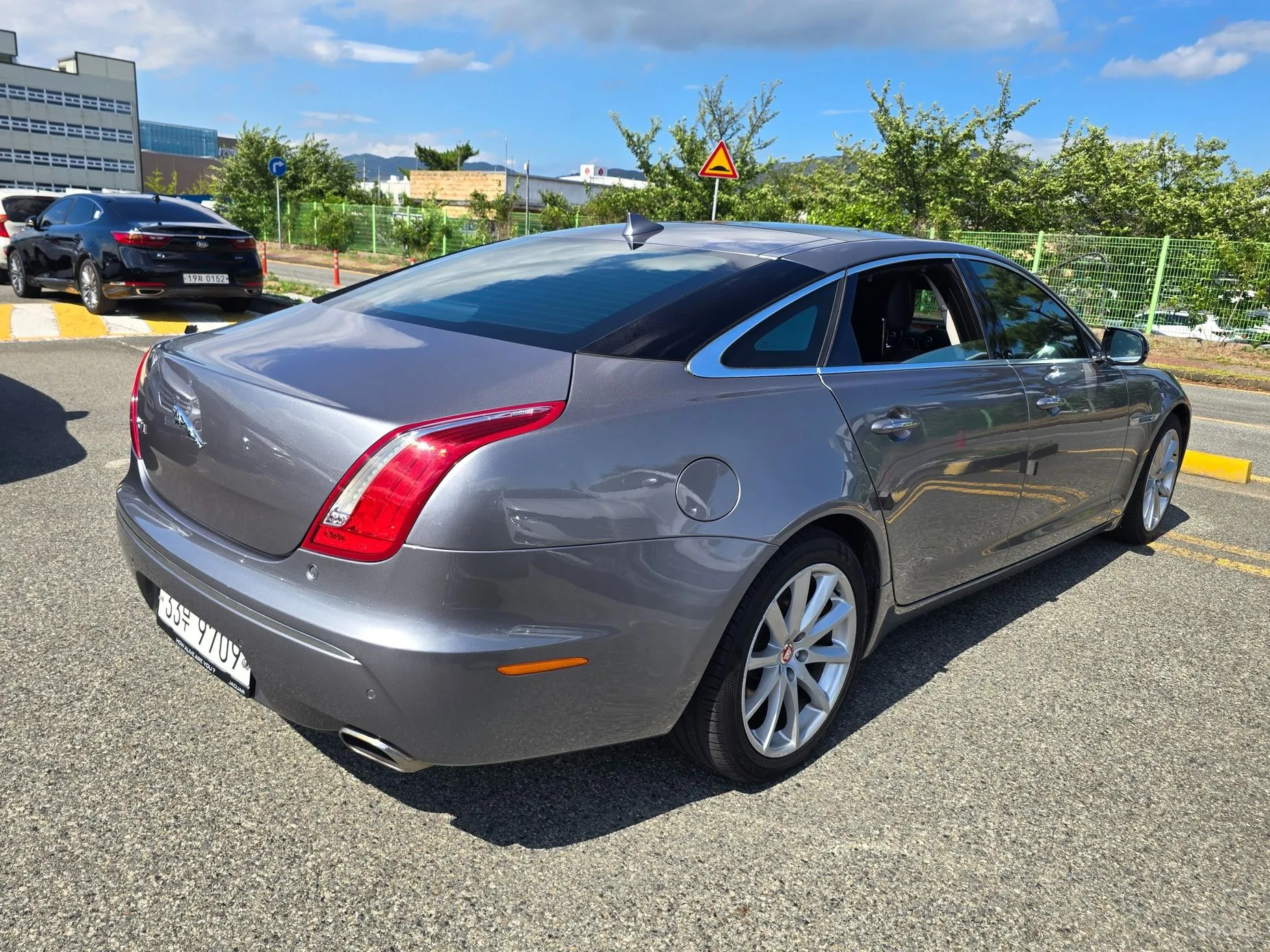 Jaguar All New XJ превью 5