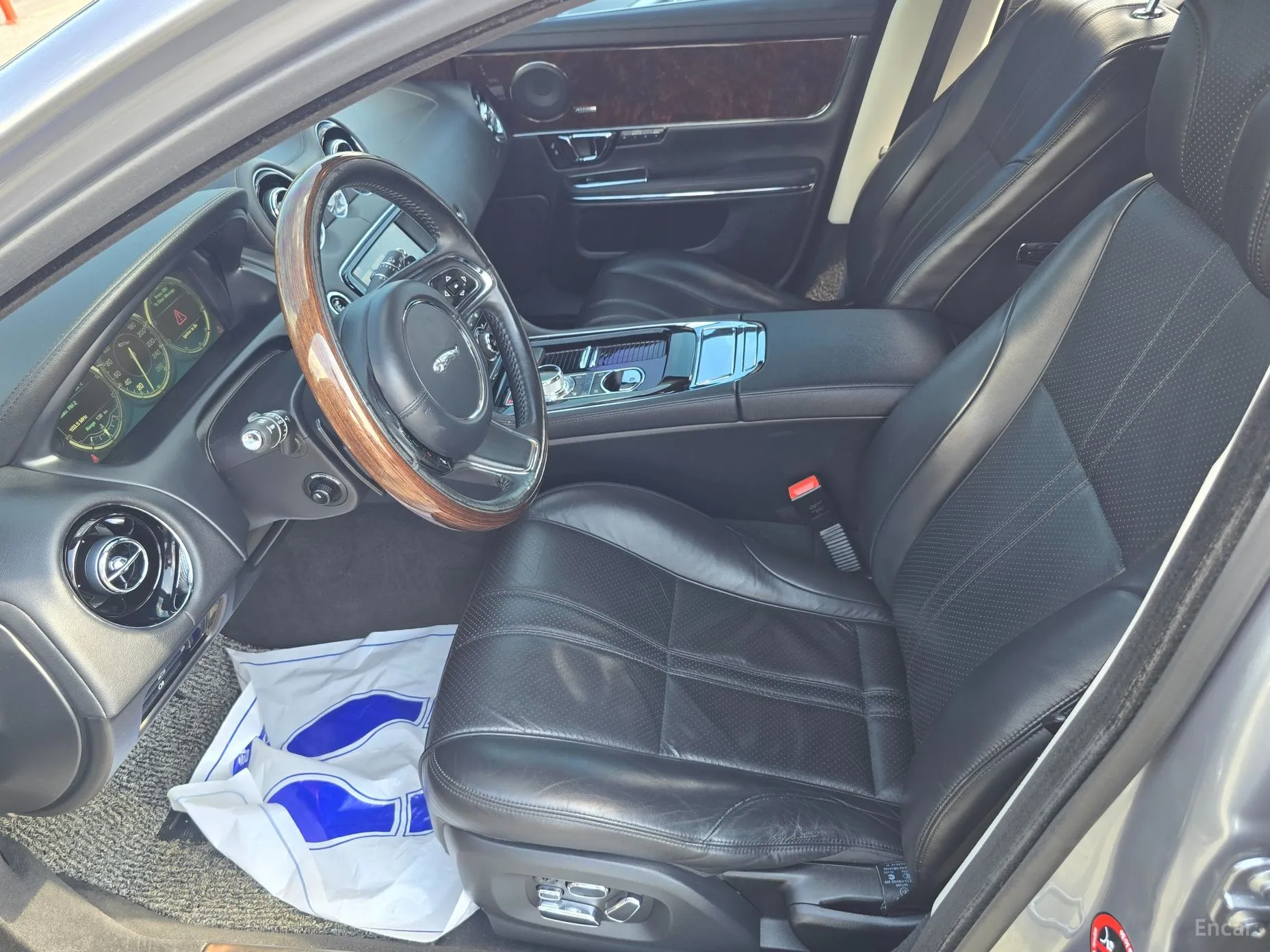 Jaguar All New XJ превью 7
