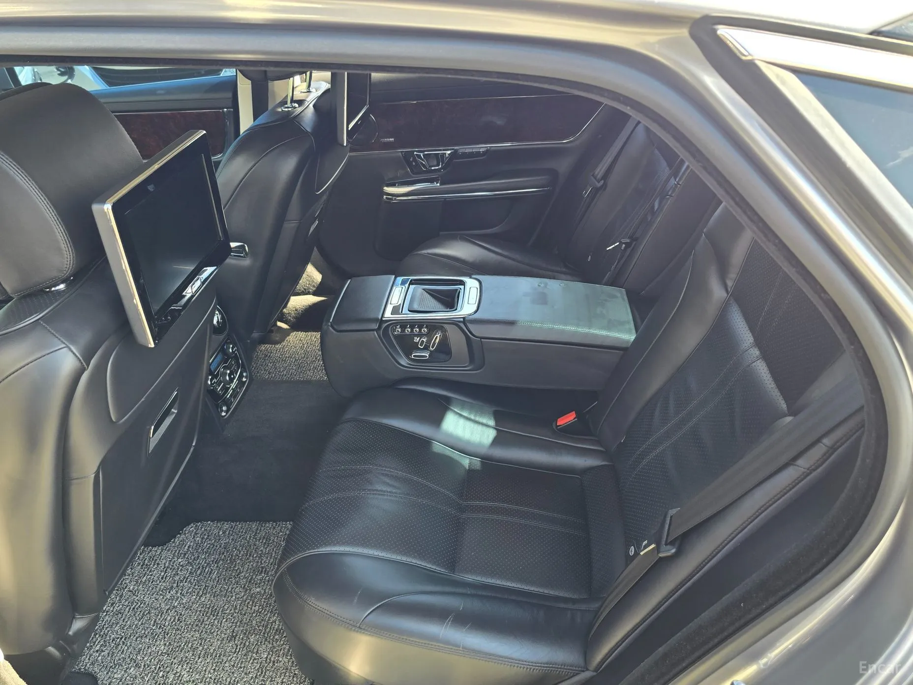 Jaguar All New XJ превью 8