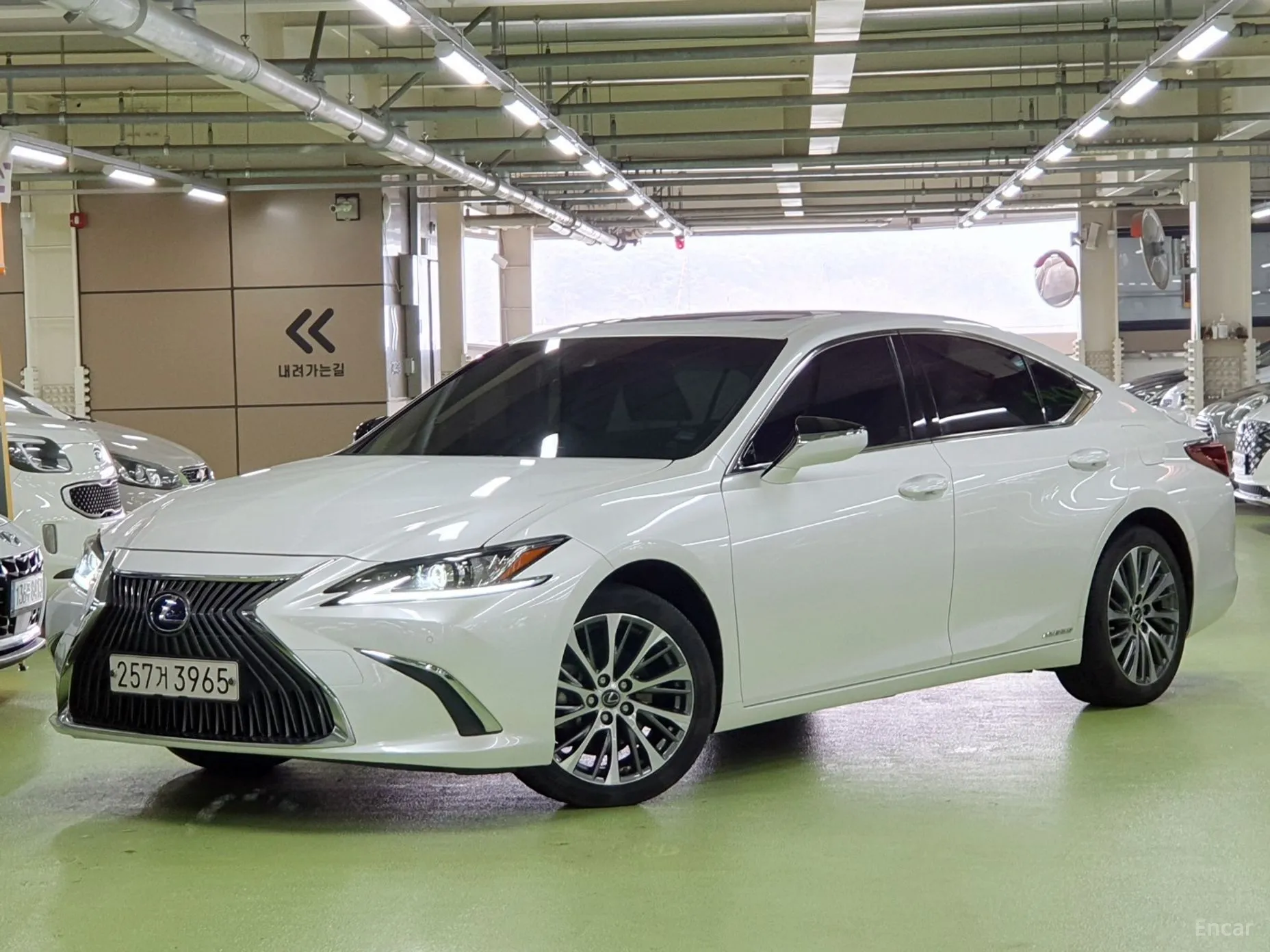 Lexus ES300h 7th Generation