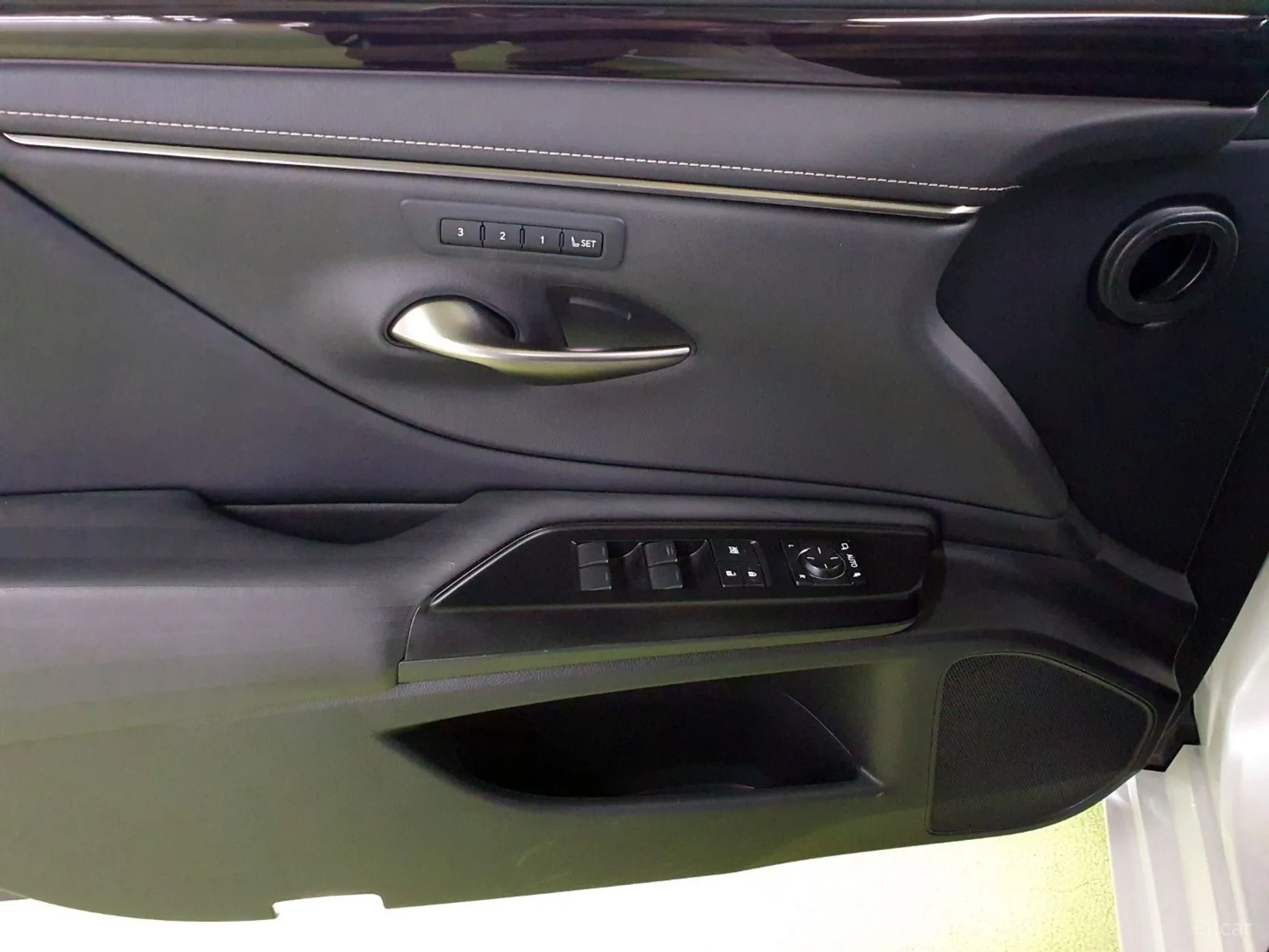 Lexus ES300h 7th Generation превью 17