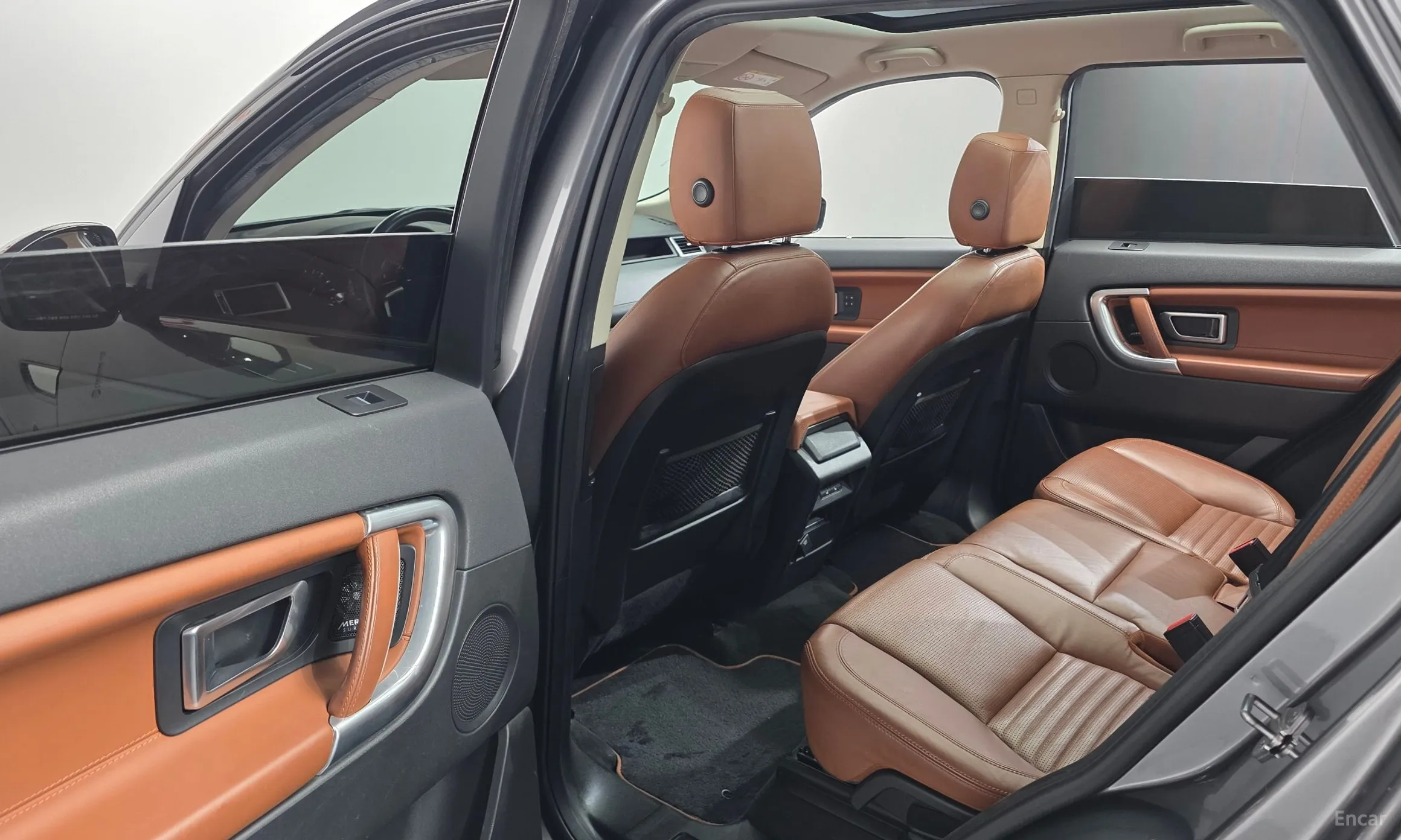 Land Rover Discovery Sports превью 17