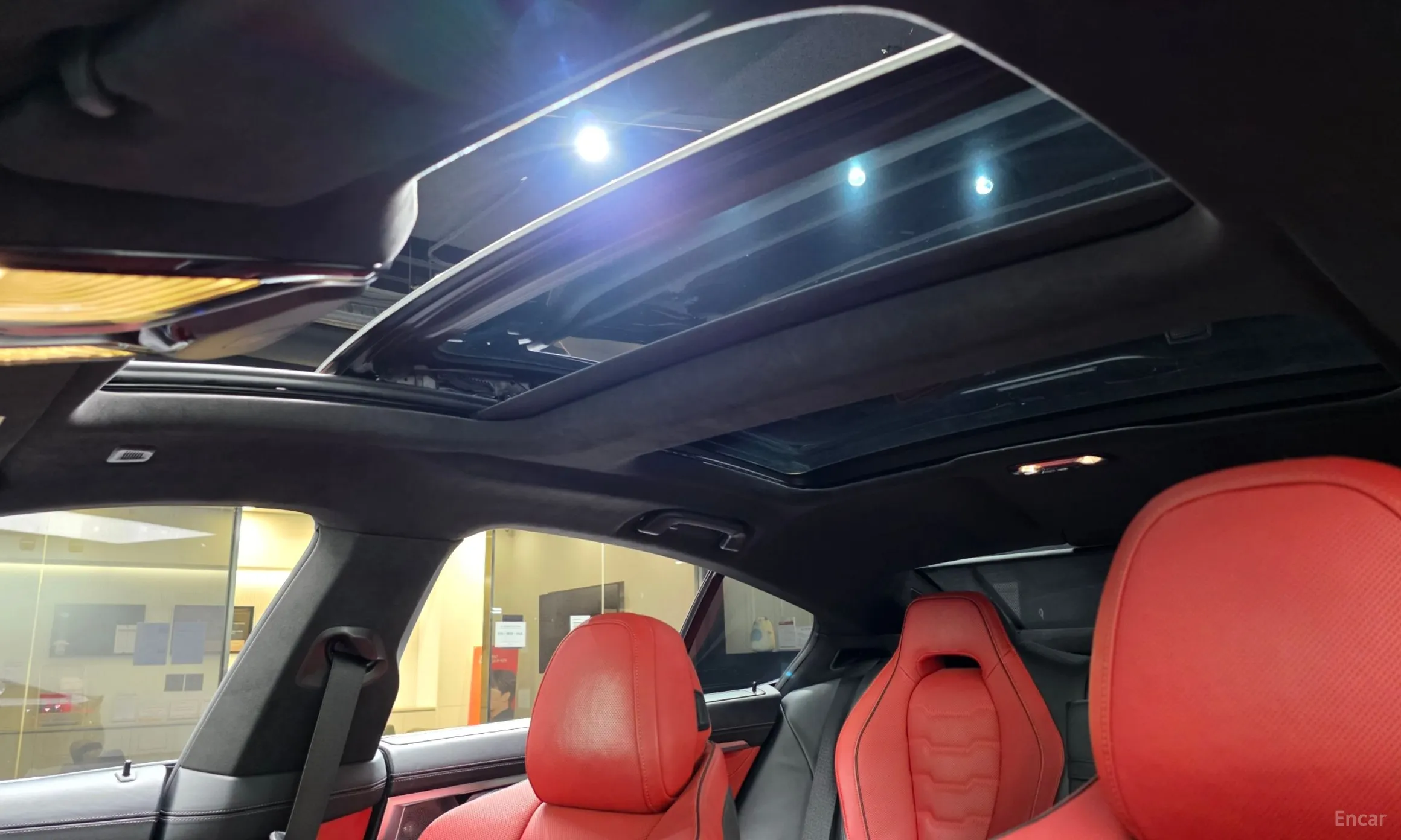 BMW 8-series (G15) превью 18