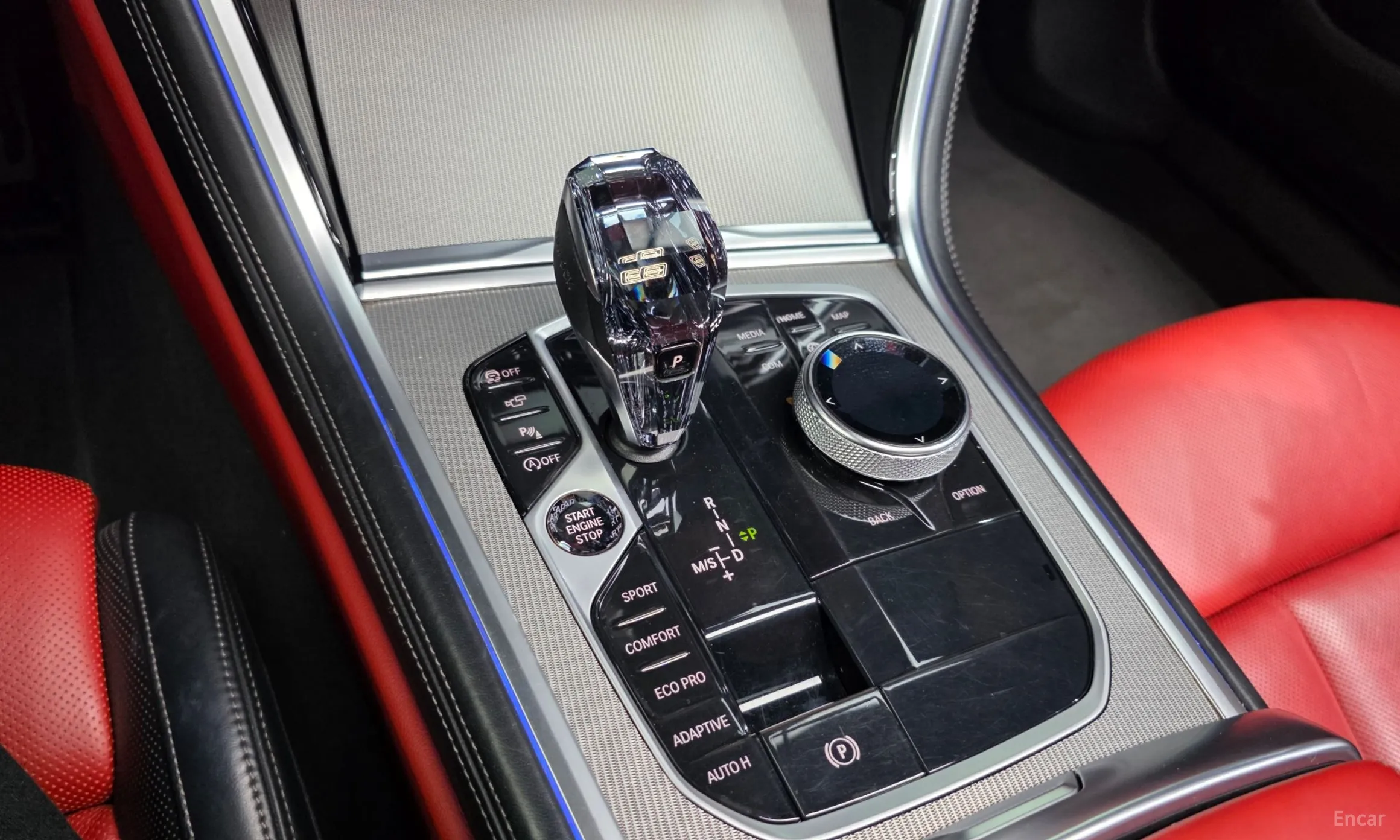 BMW 8-series (G15) превью 9