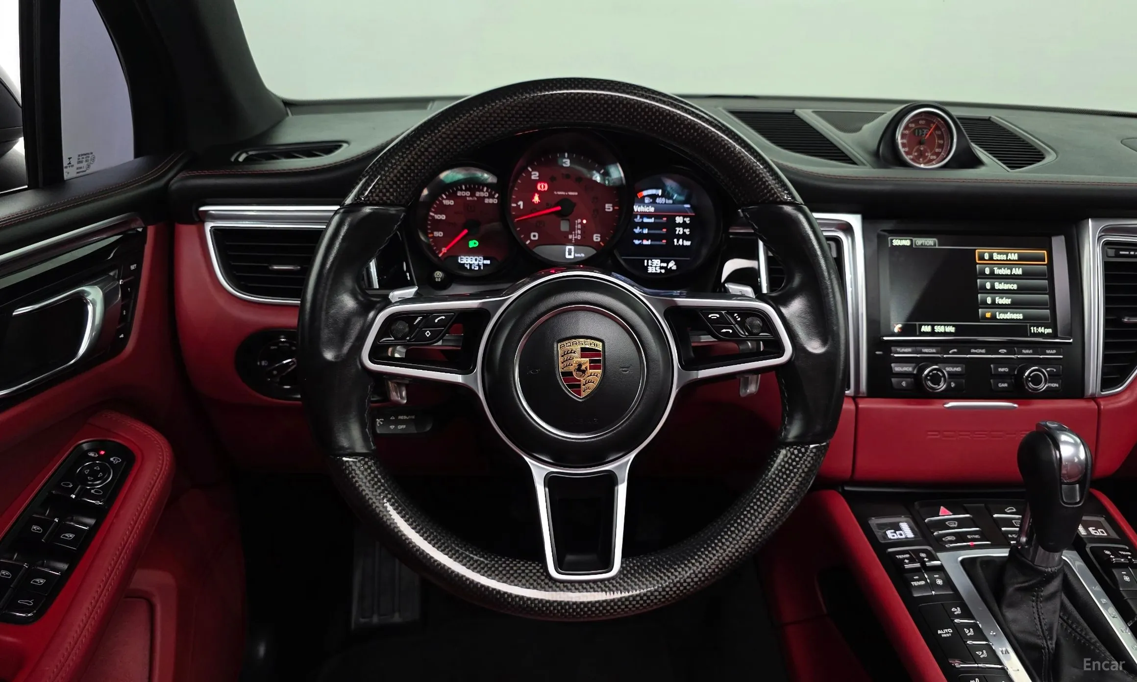 Porsche Macan превью 12