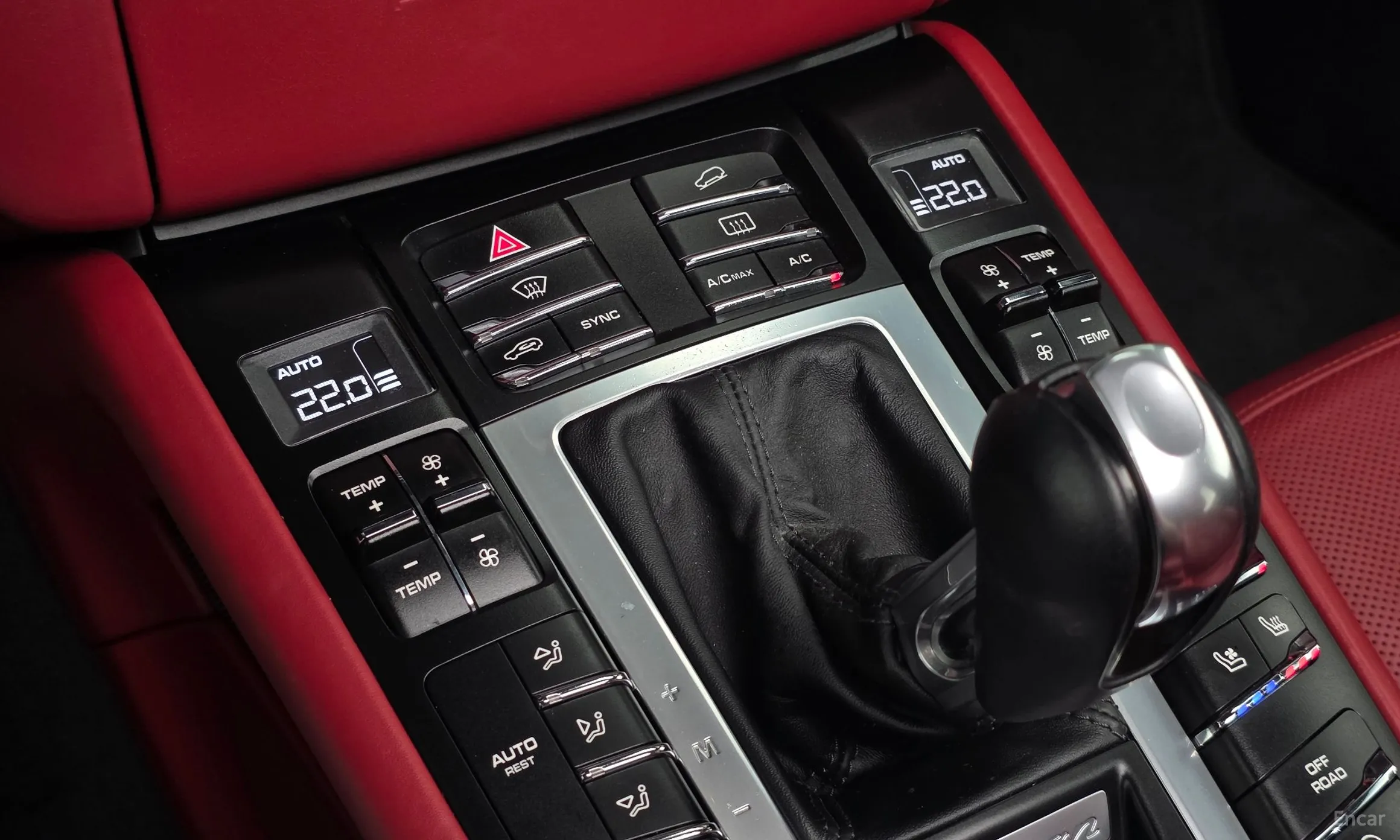 Porsche Macan превью 17
