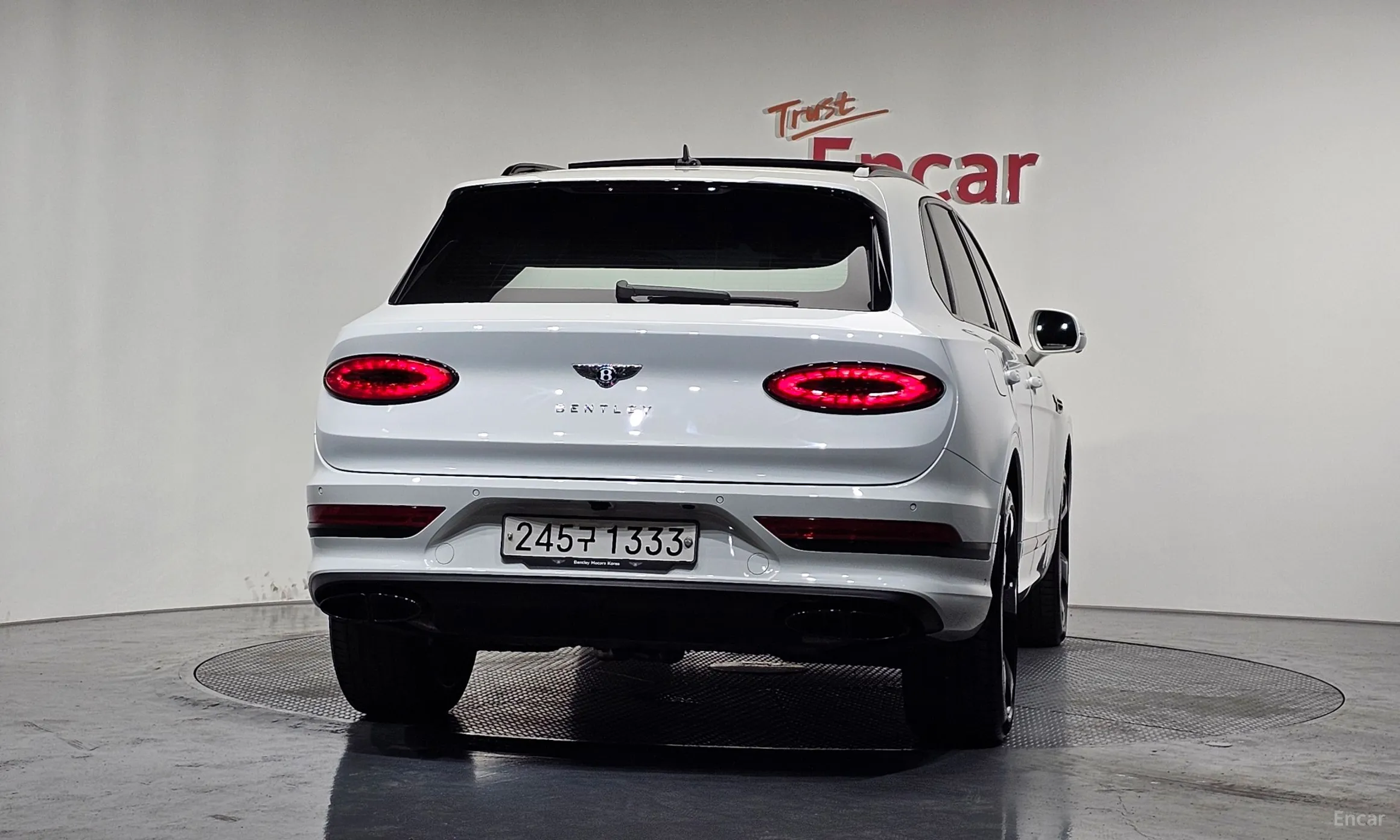 Bentley Bentayga превью 4