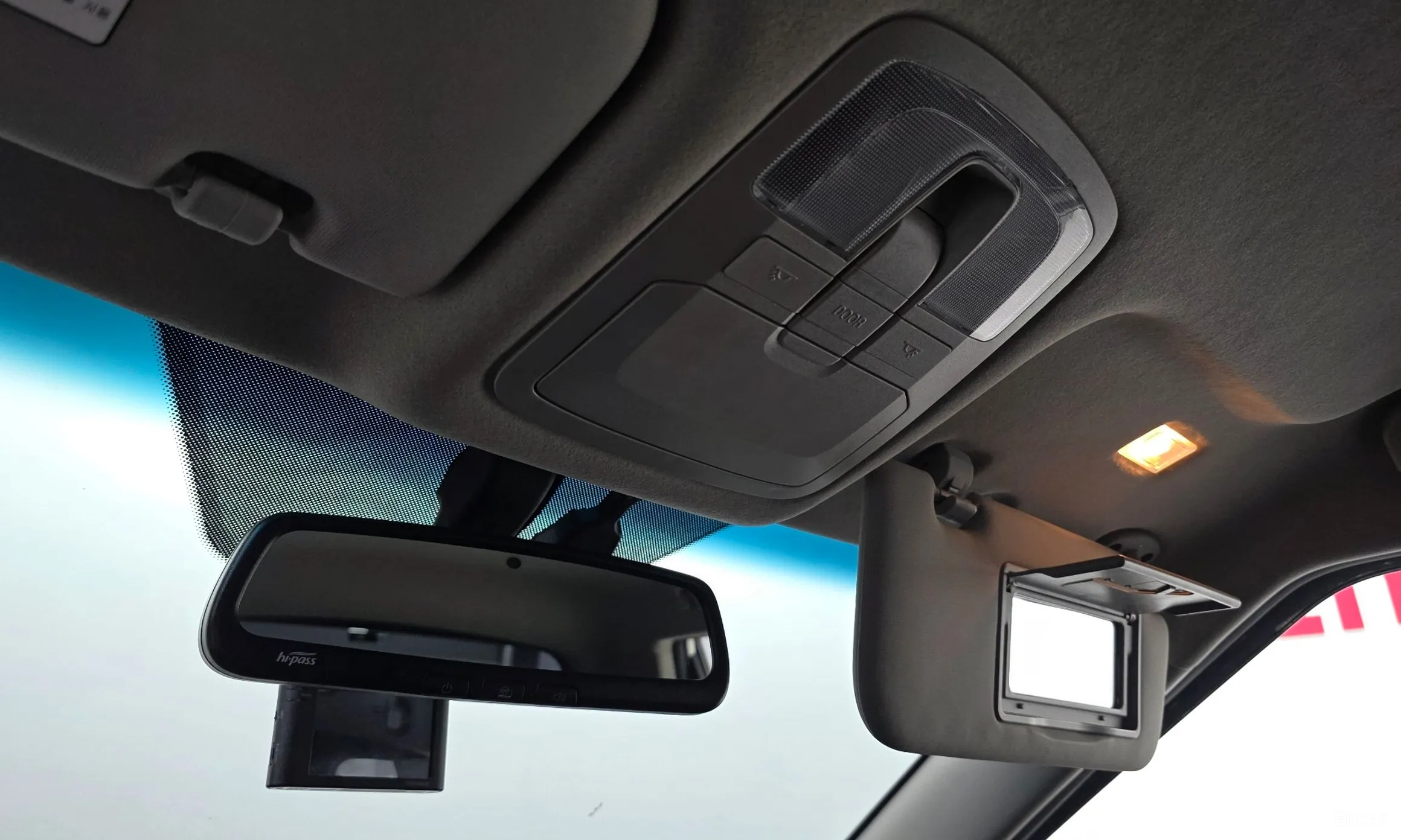 KG Mobility (SsangYong) Berry New Tivoli превью 20