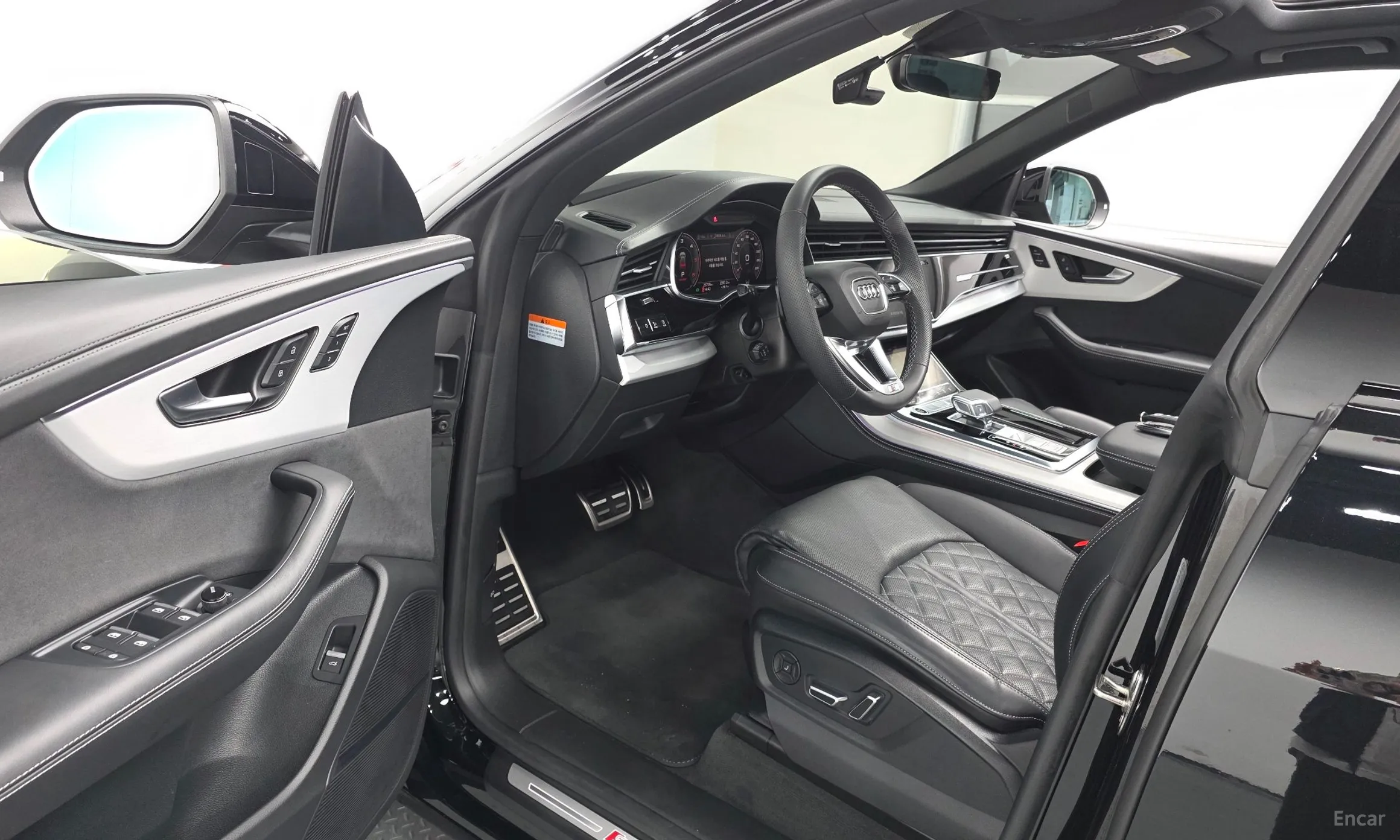 Audi Q8 (4M) превью 10