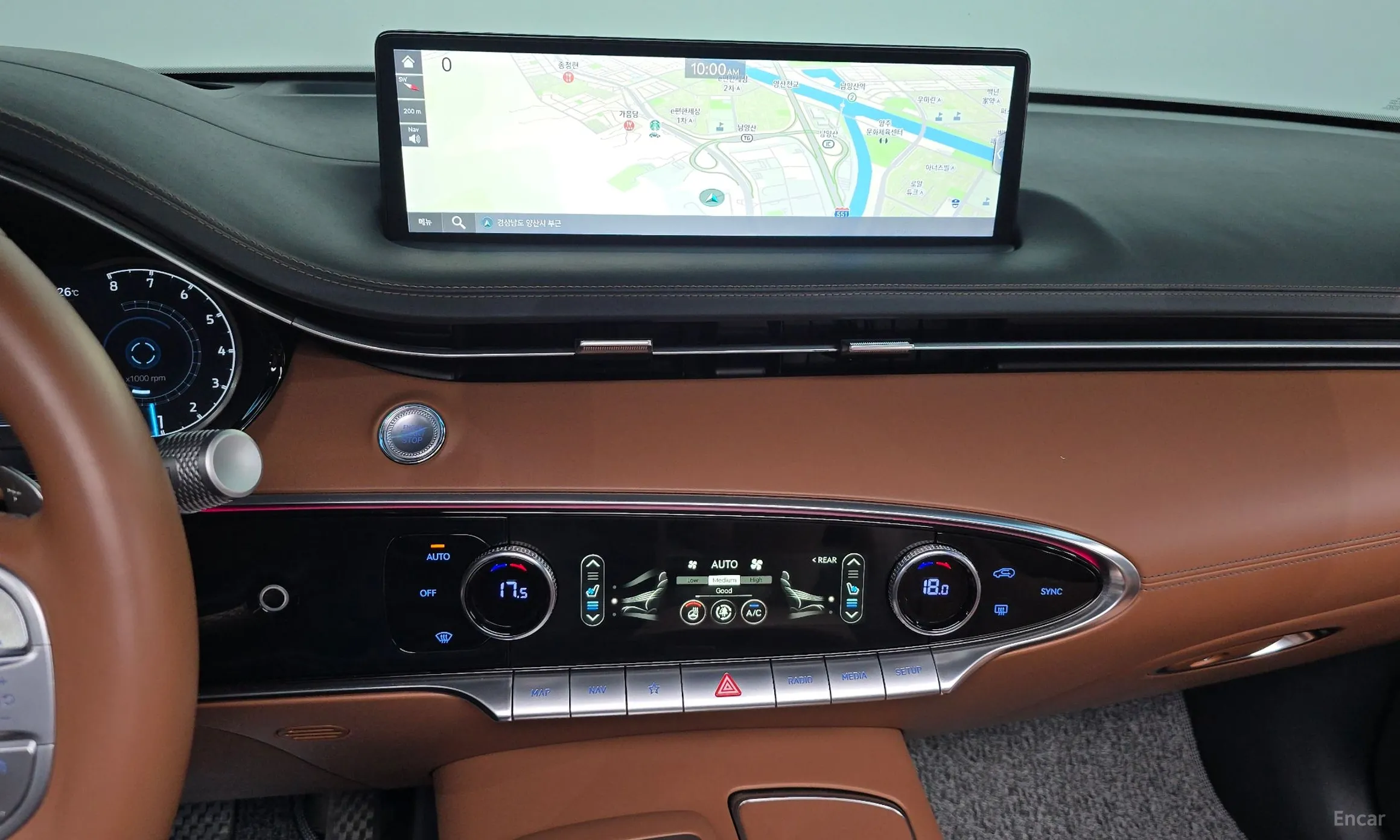 Genesis GV70 превью 16
