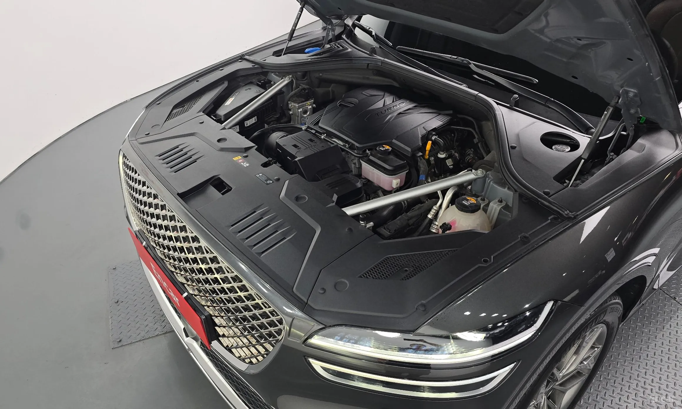 Genesis GV70 превью 6