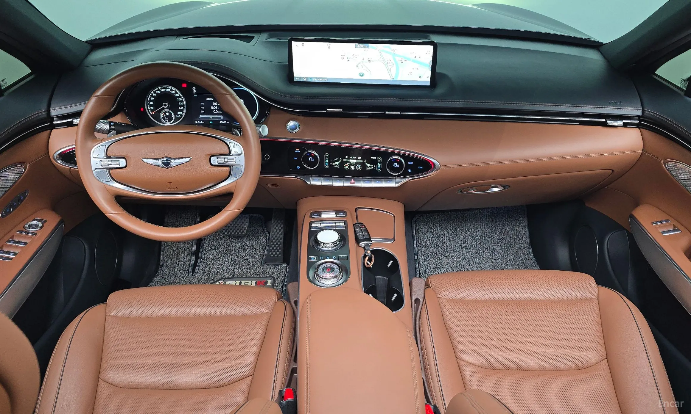 Genesis GV70 превью 7