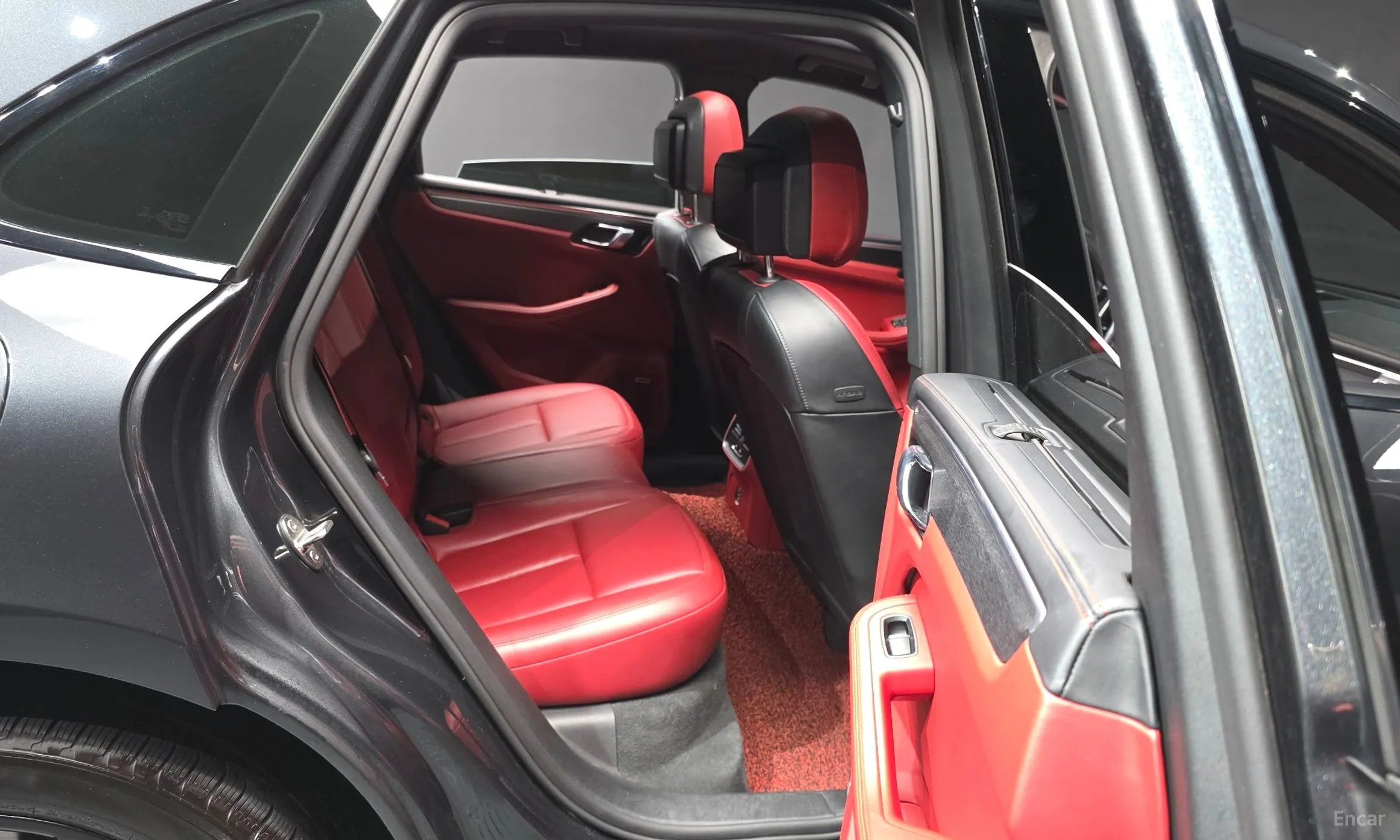 Porsche Macan превью 12