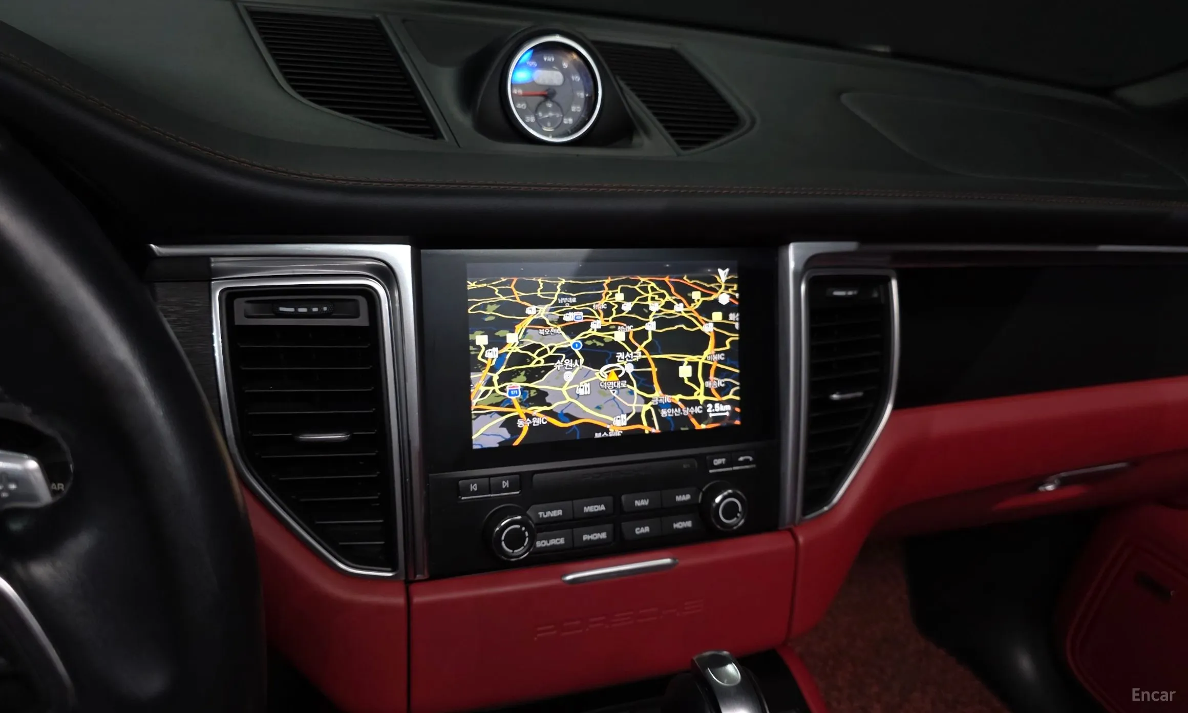 Porsche Macan превью 15