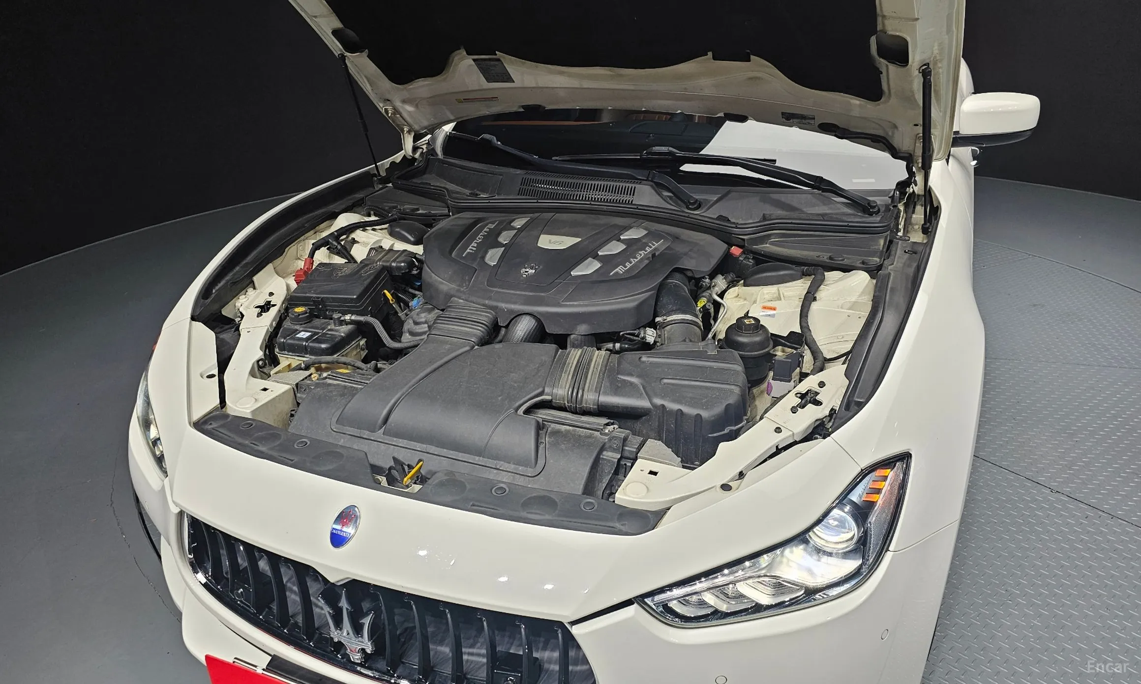 Maserati Ghibli превью 6