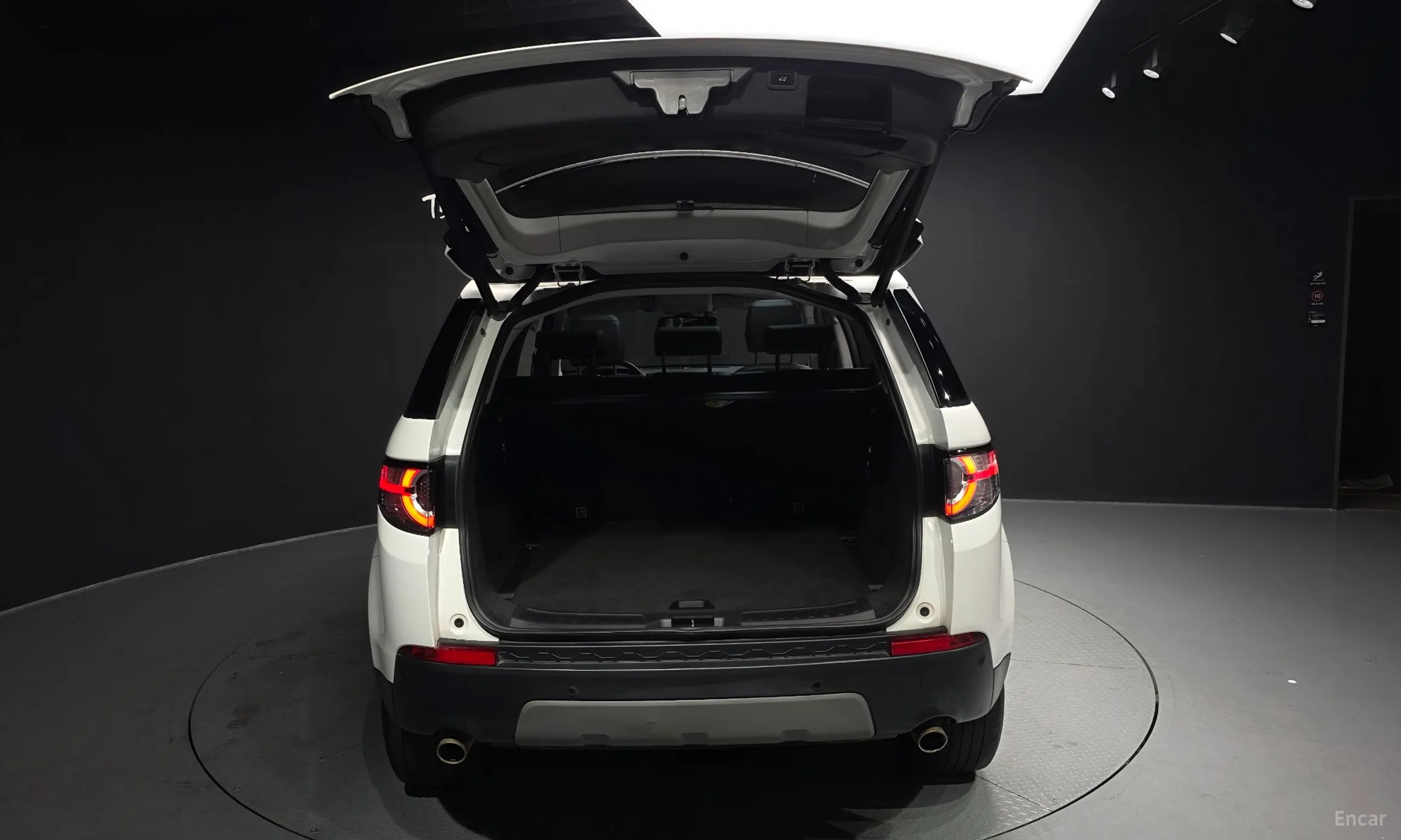 Land Rover Discovery Sports превью 20